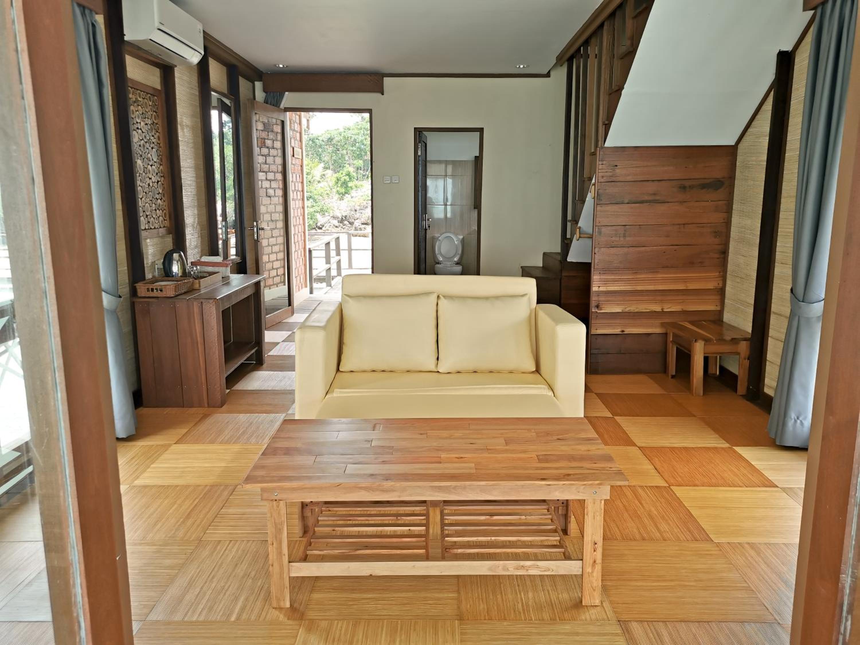 Villa with Sea View - Photo 3