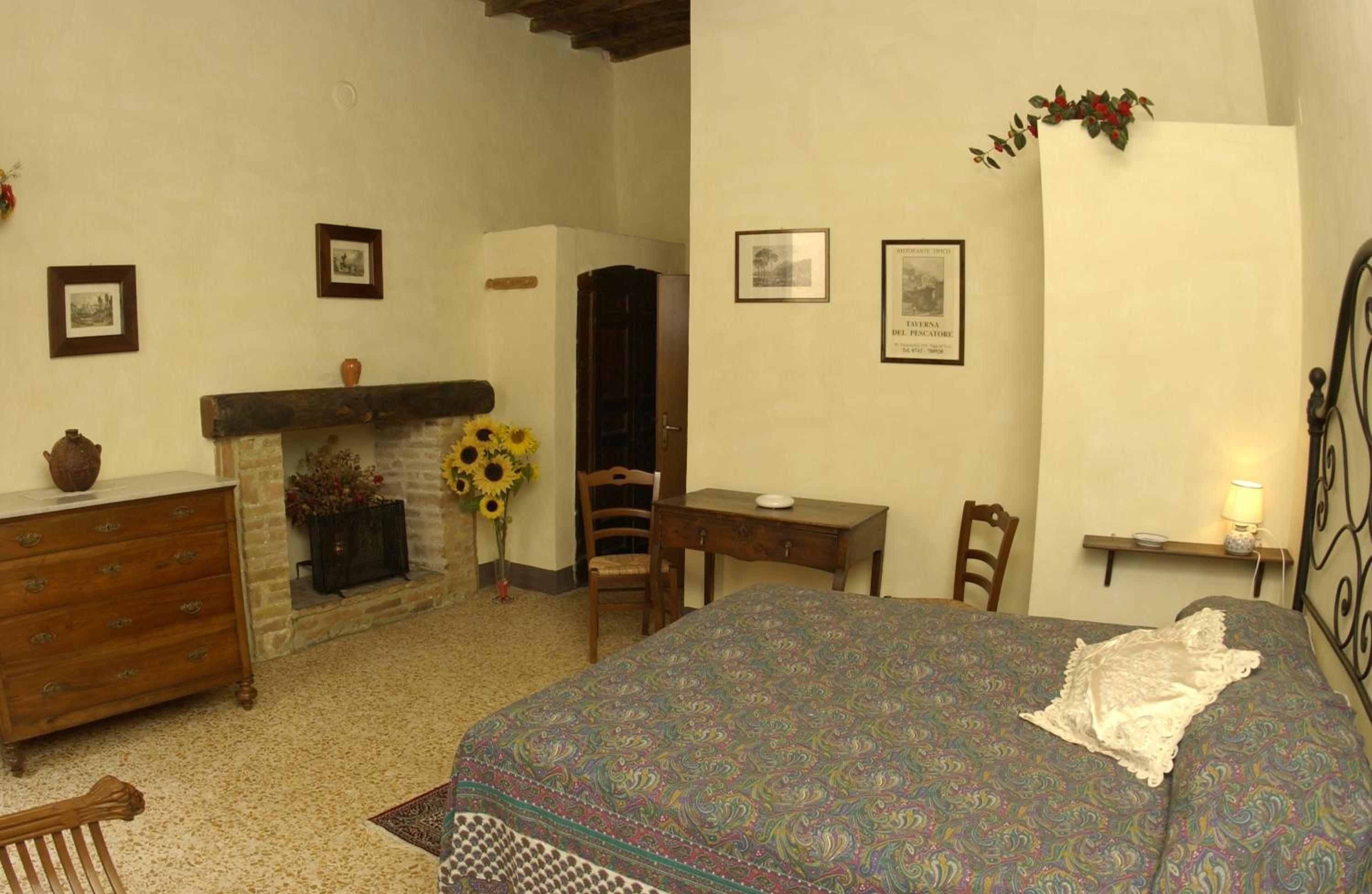 Double or Twin Room - Photo 5