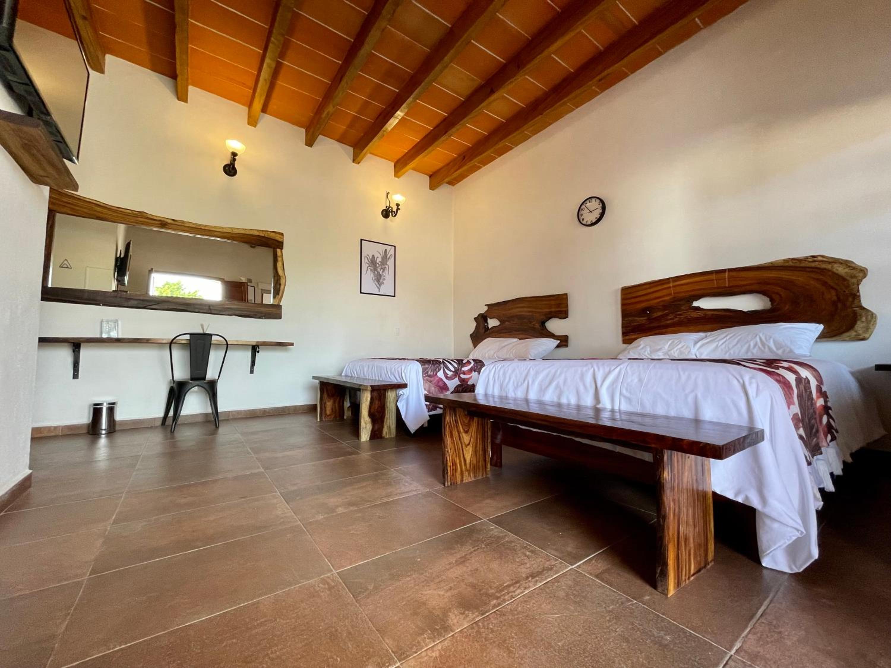 Quadruple Room - Photo 1