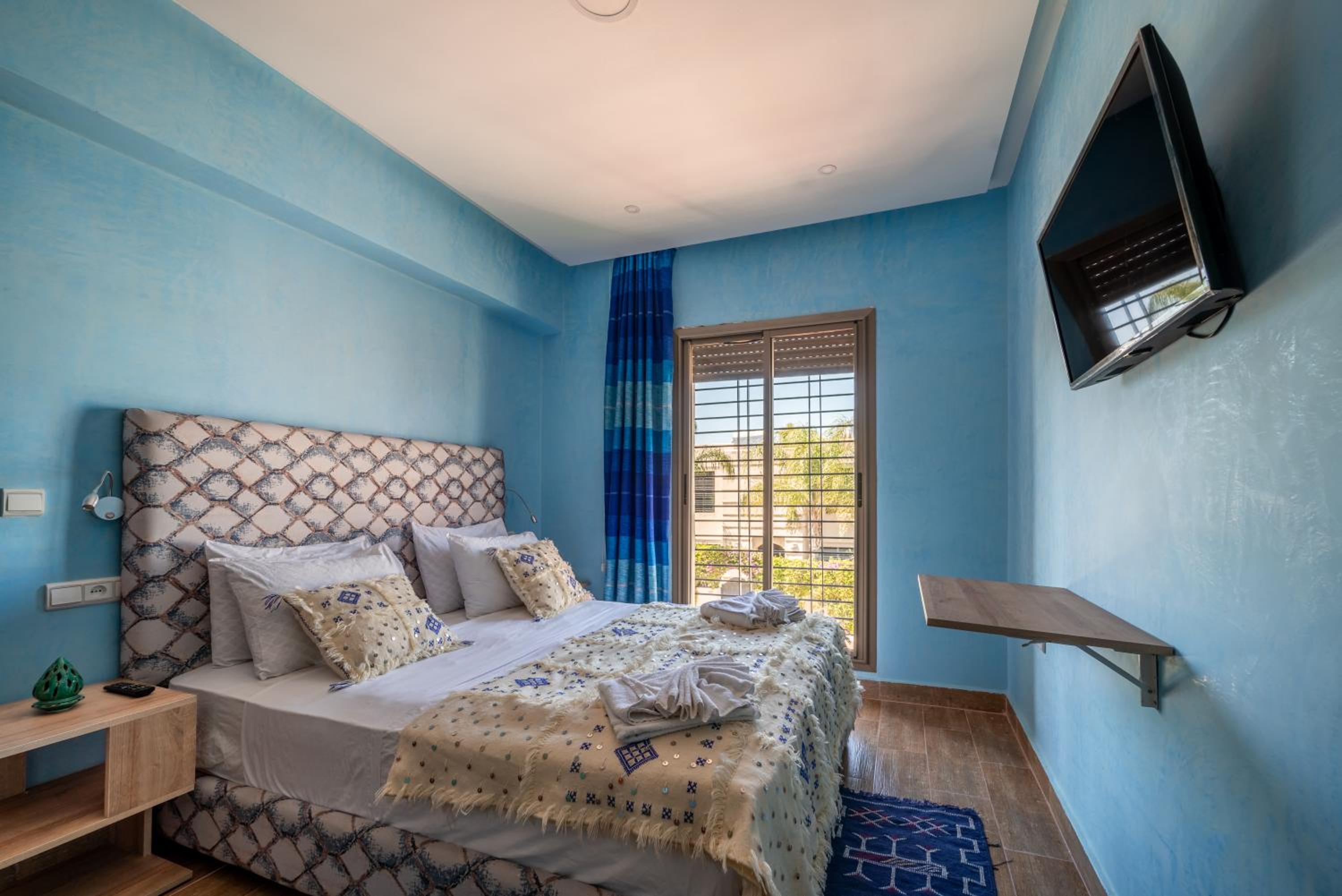 Double Room with Private Bathroom - Photo 8
