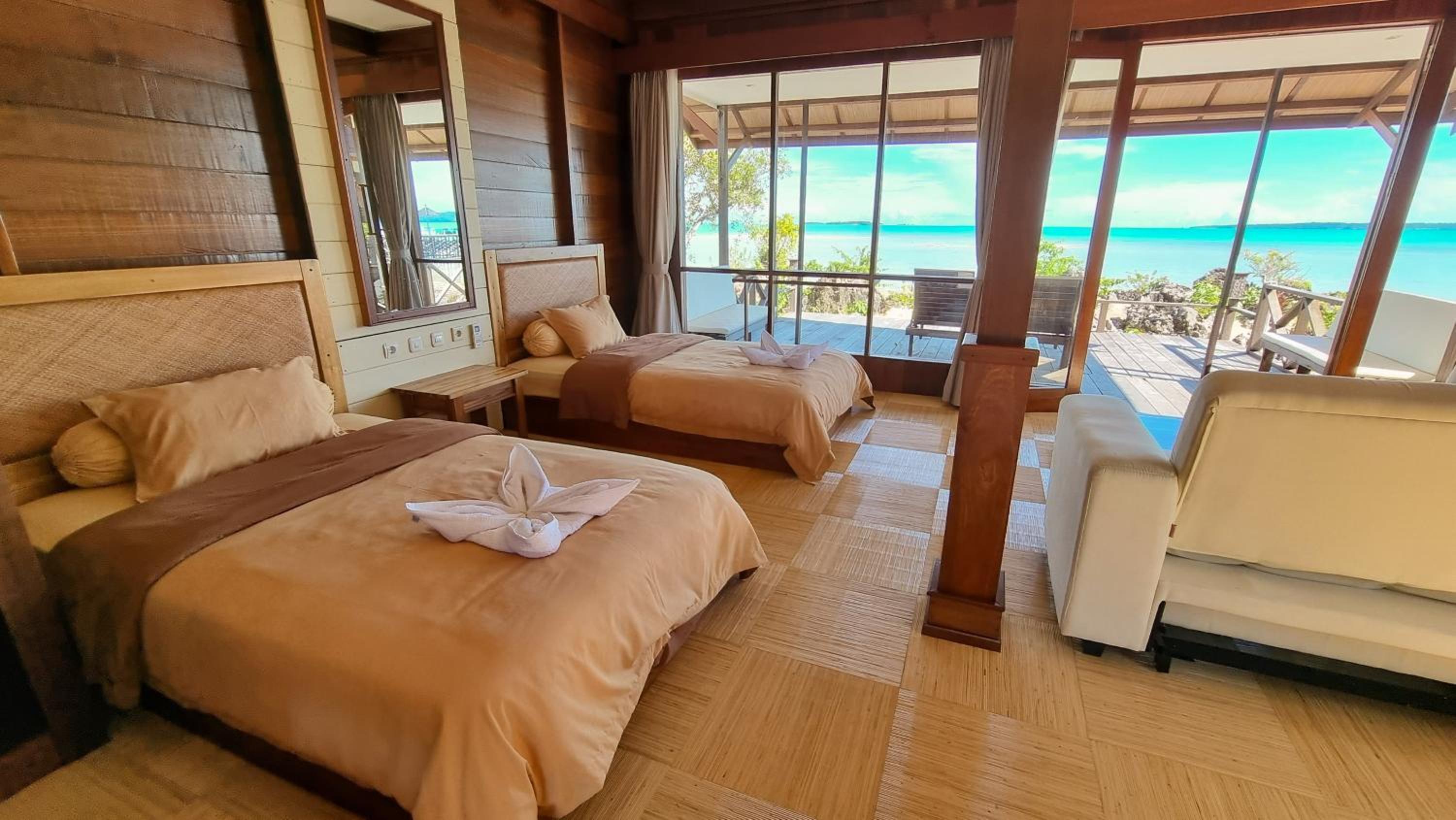 Villa - Beach Front - Photo 14