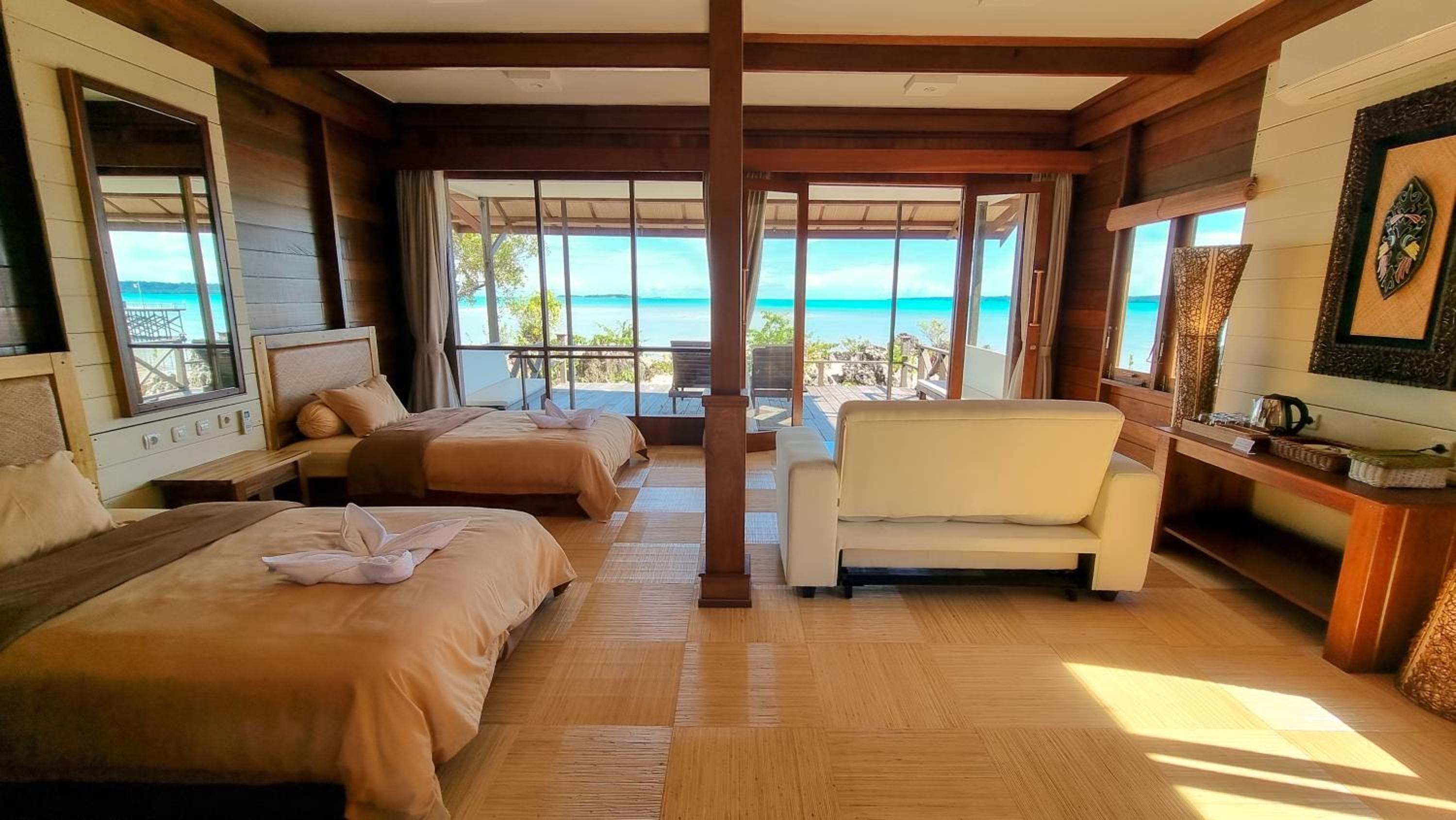 Villa - Beach Front - Photo 10