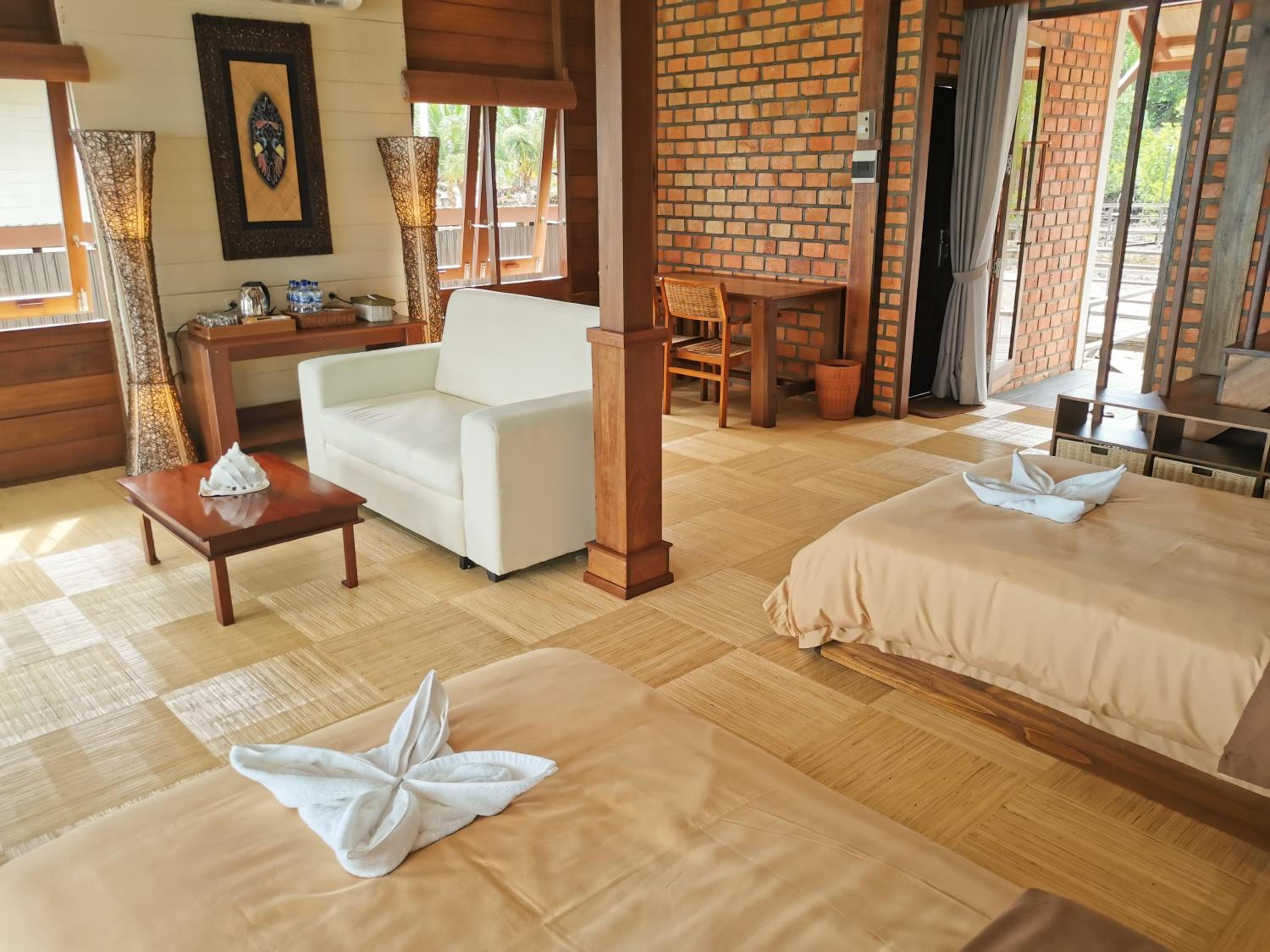 Villa - Beach Front - Photo 15