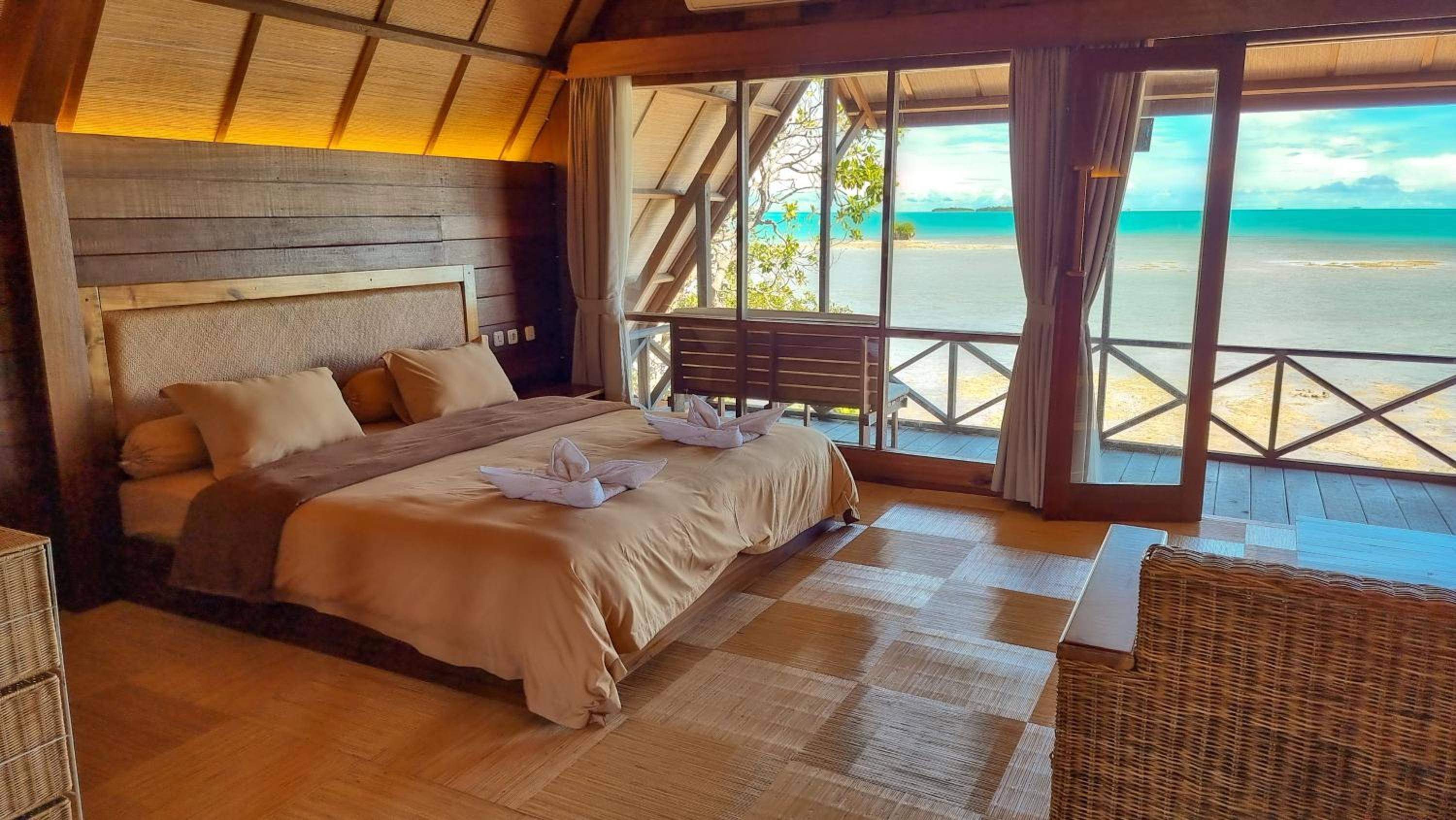 Villa - Beach Front - Photo 20