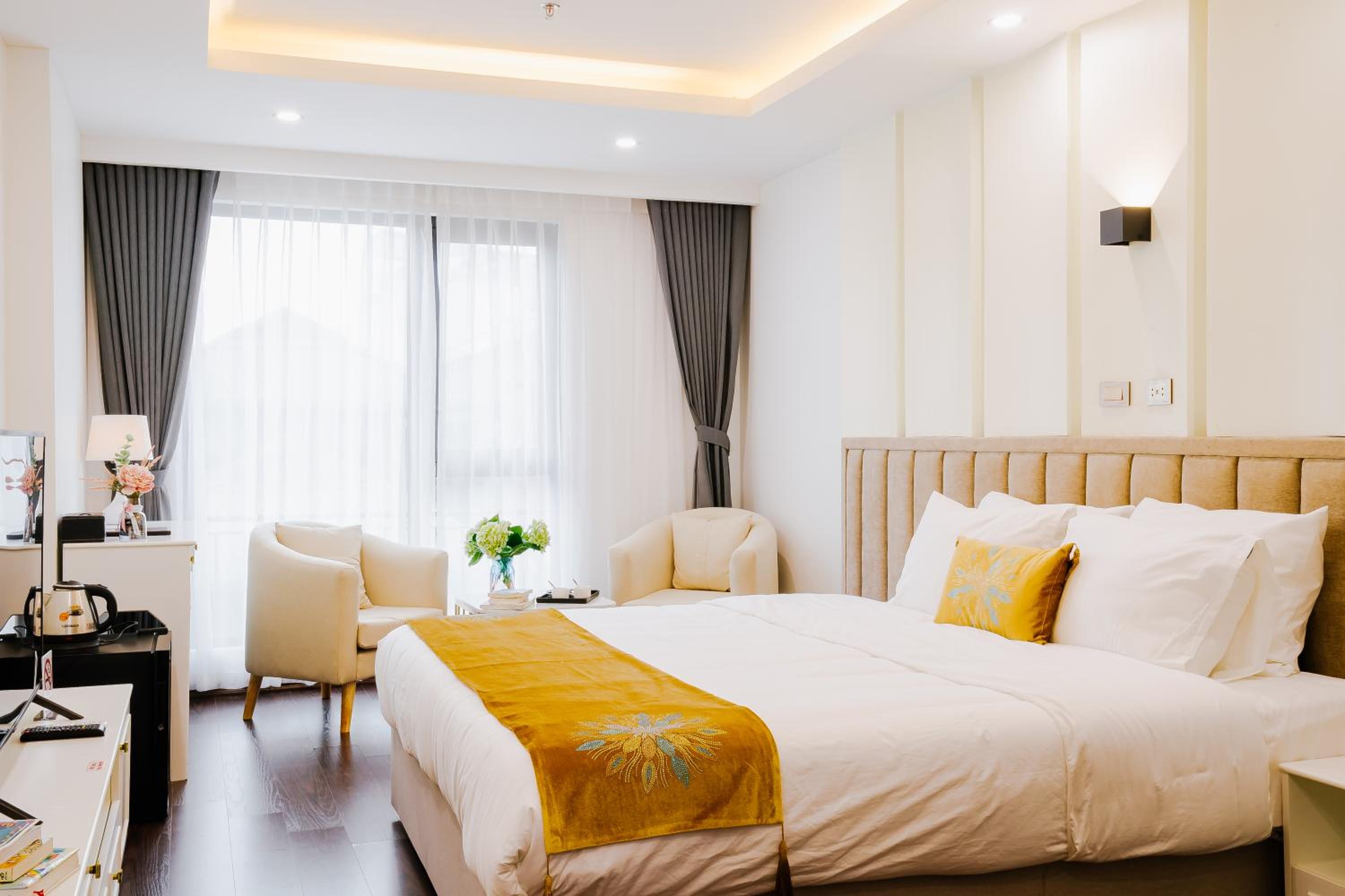 Deluxe King Room