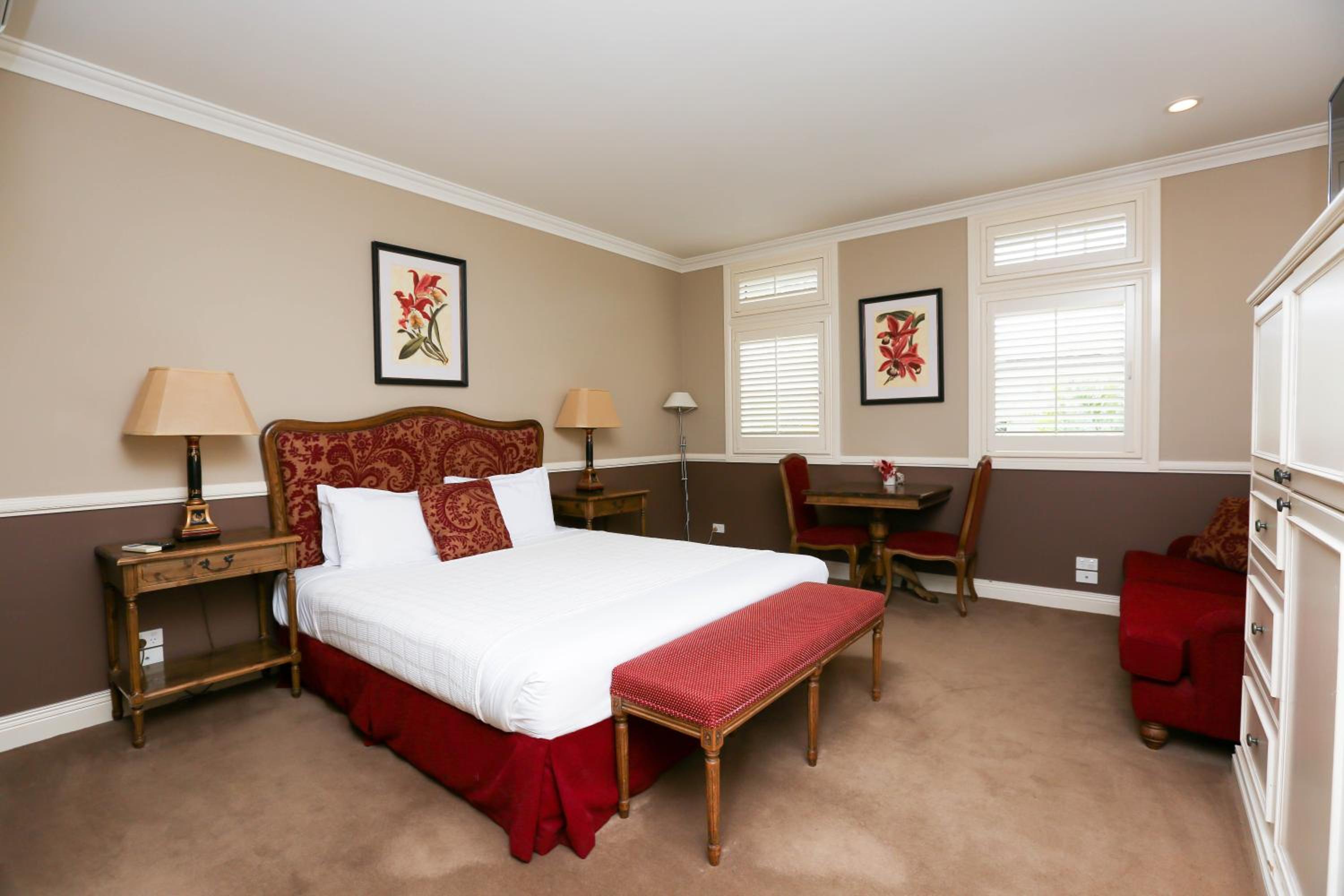 Deluxe King Room photo 1