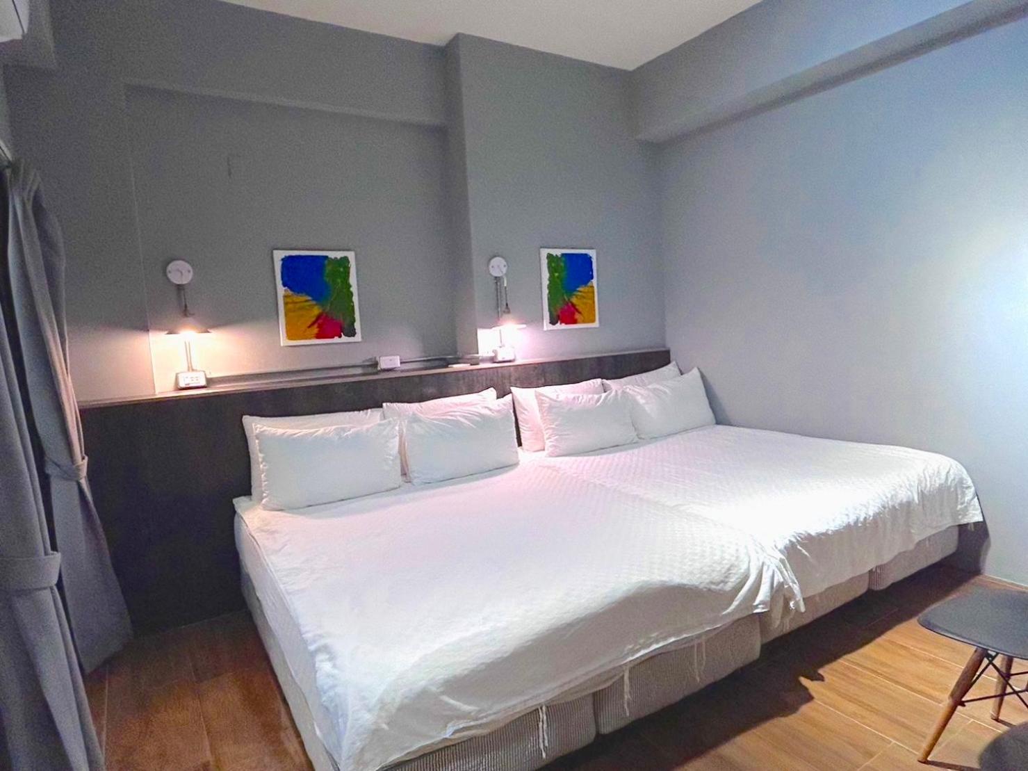 Quadruple Room with Balcony - Photo 5