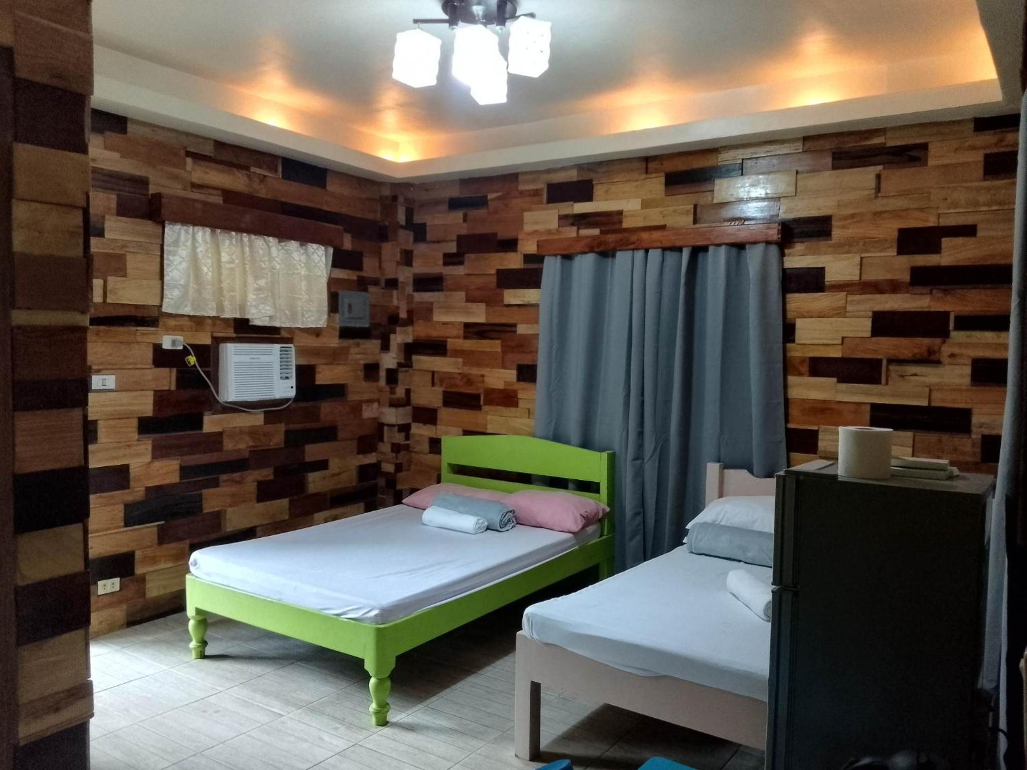 Double or Twin Room with Balcony - Photo 18