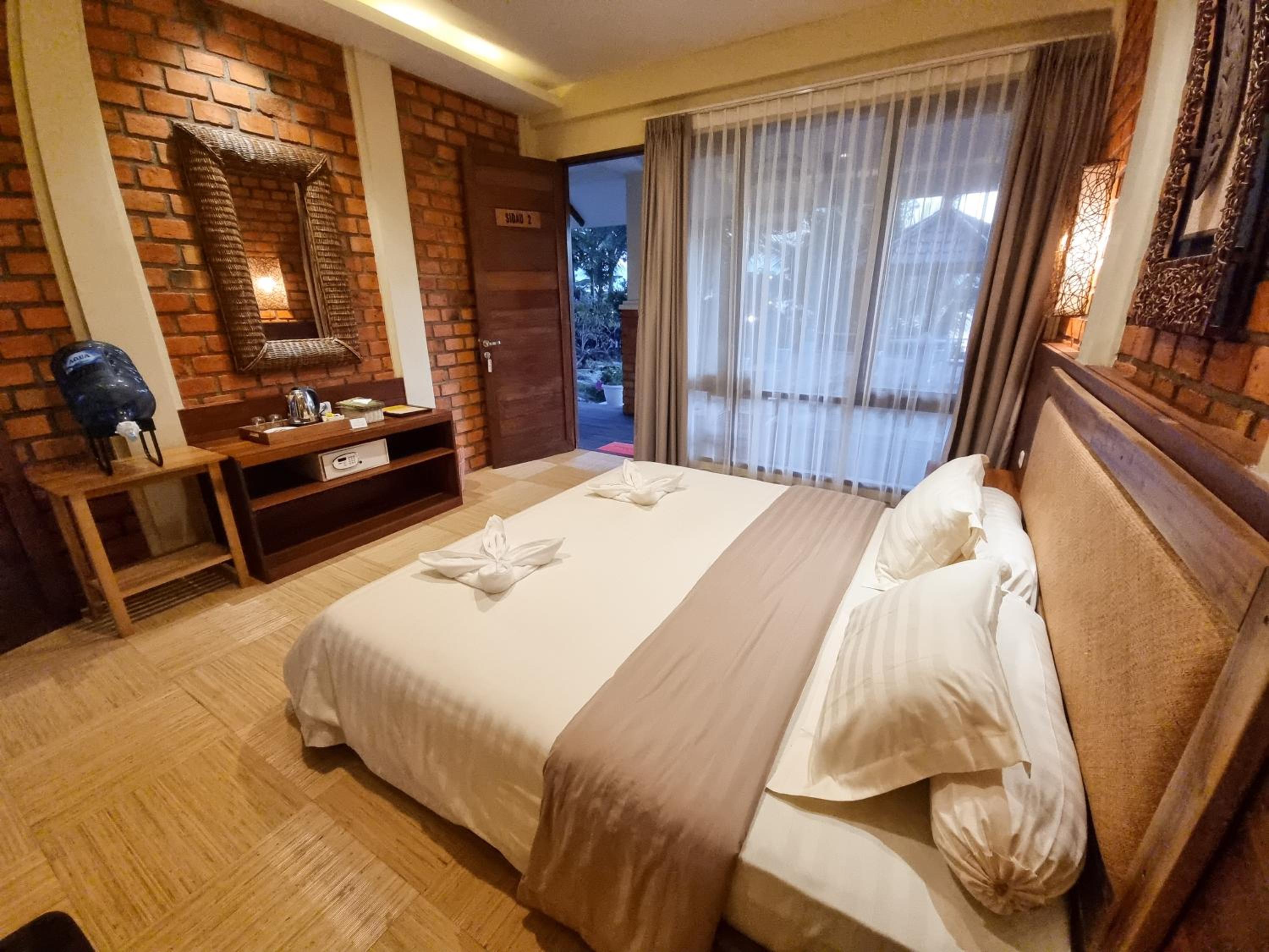 Standard Queen Room - Photo 11