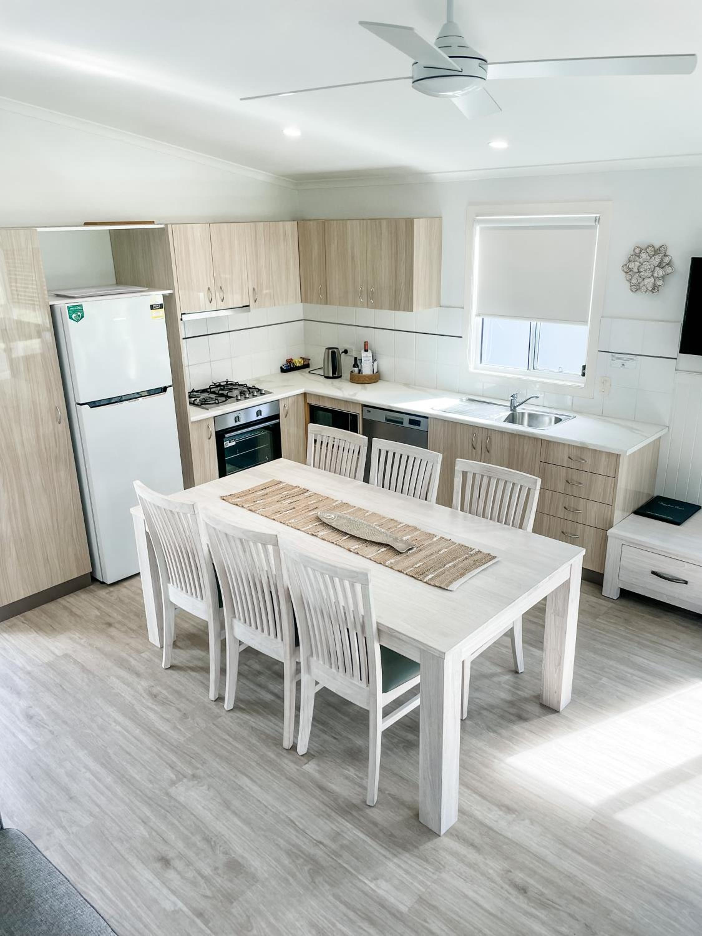 Two-Bedroom Villa (Pet Friendly) - Photo 7