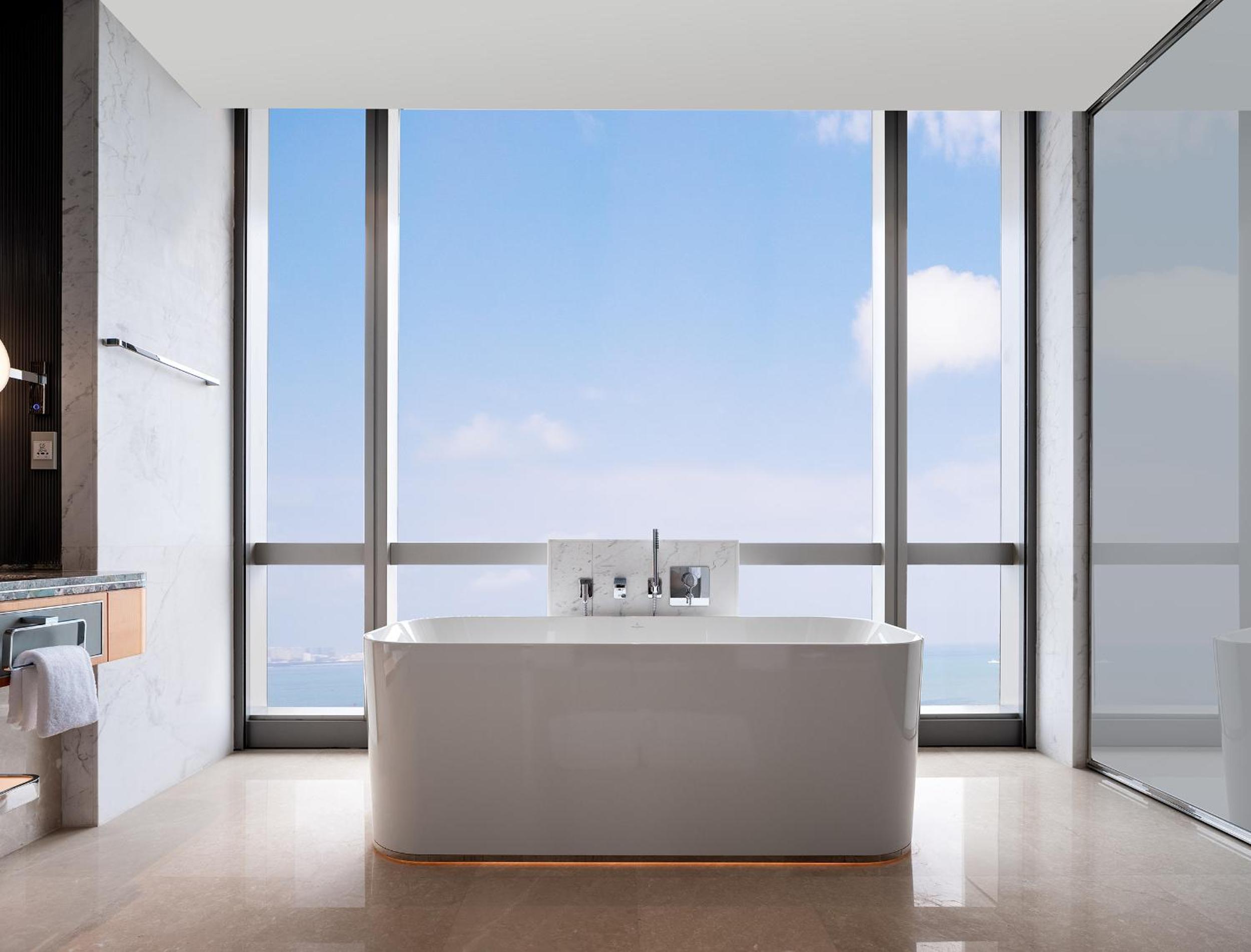 Prestige Suite, 1 King Bed, Ocean View - Photo 3