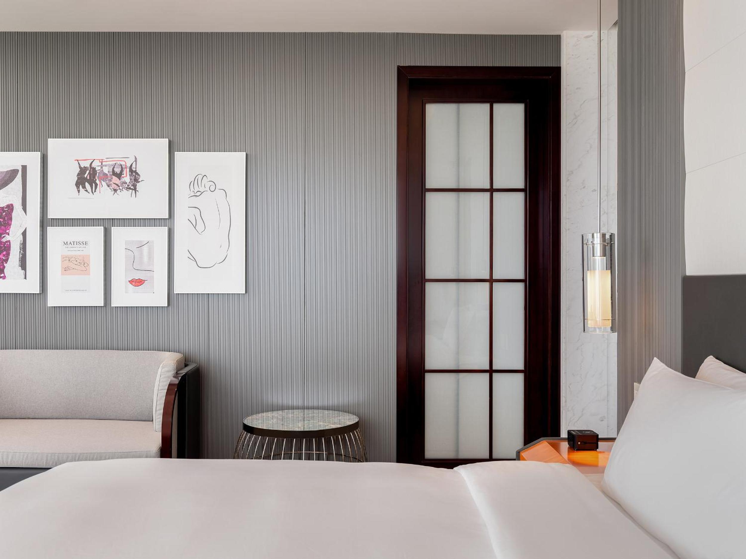 Prestige Suite, 1 King Bed, Ocean View - Photo 1
