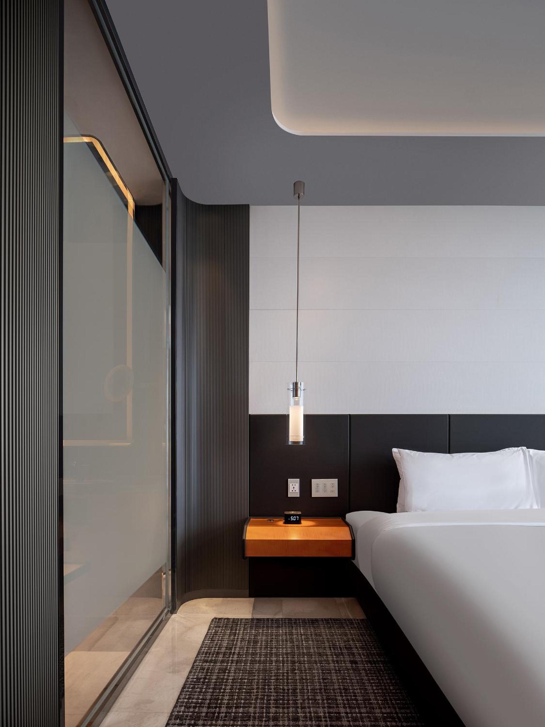 Luxury Room, Twin Beds, City View - Photo 4