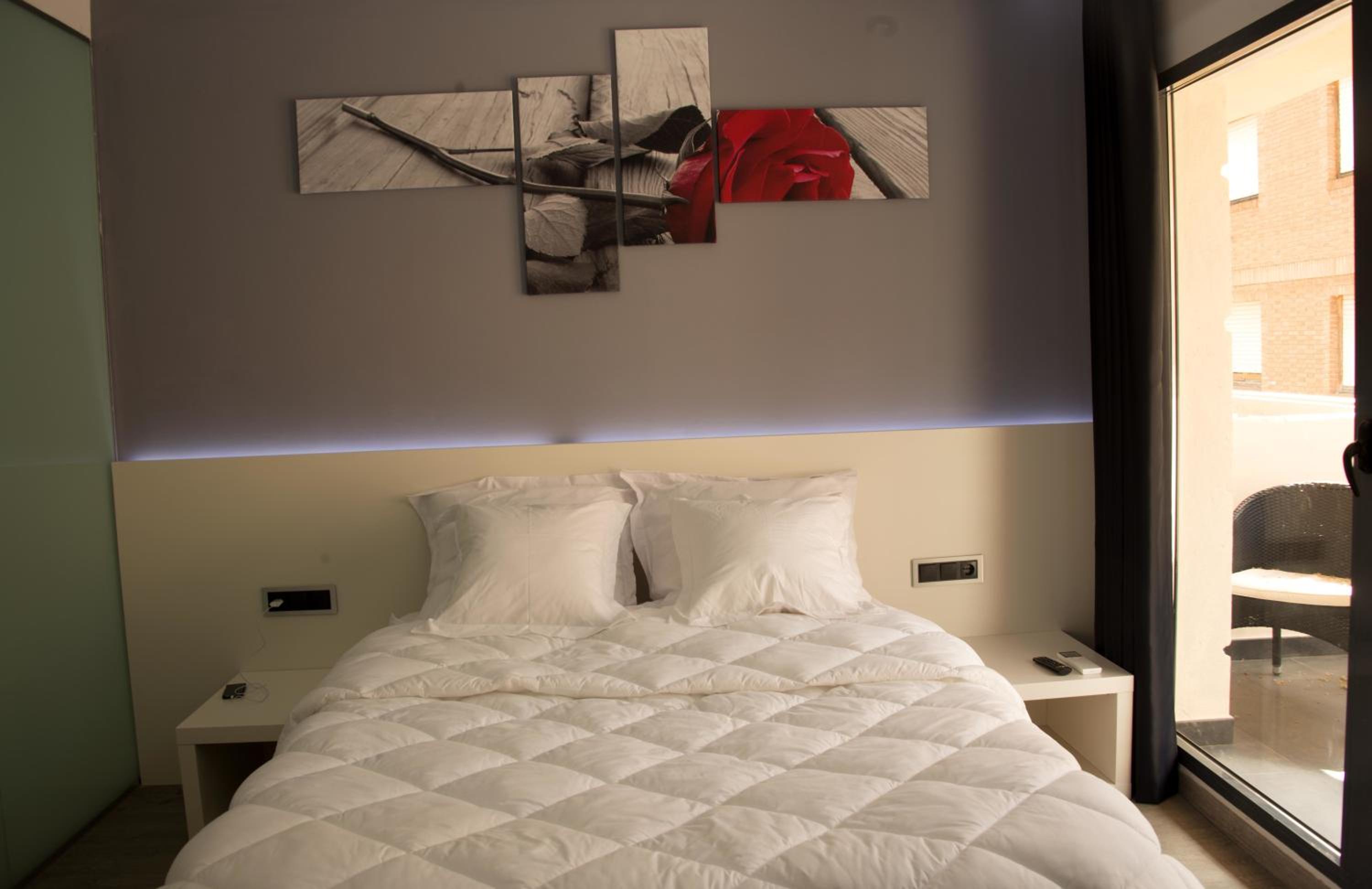 Deluxe Double Room with Balcony photo 2