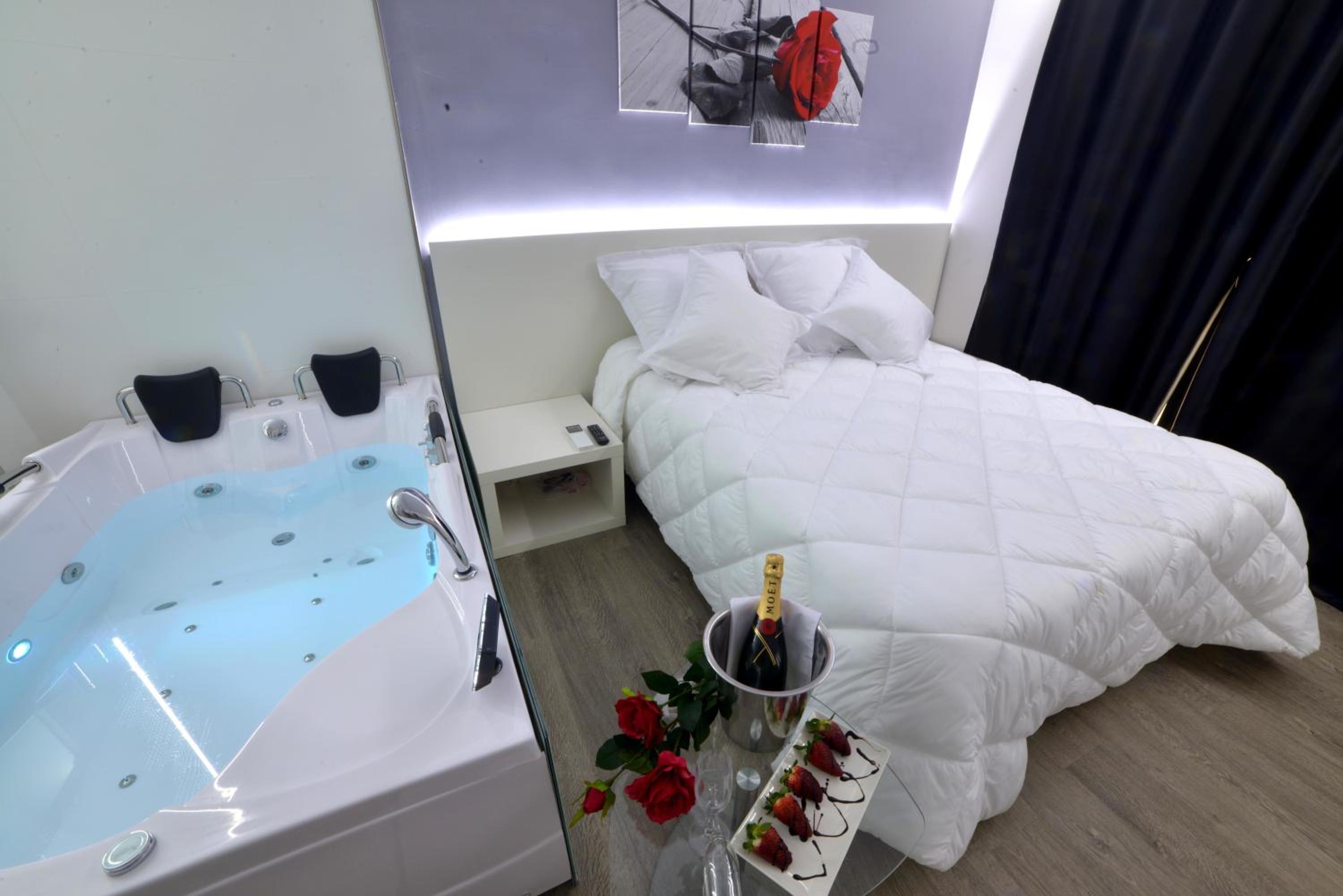 Habitación Doble Deluxe con Jacuzzi