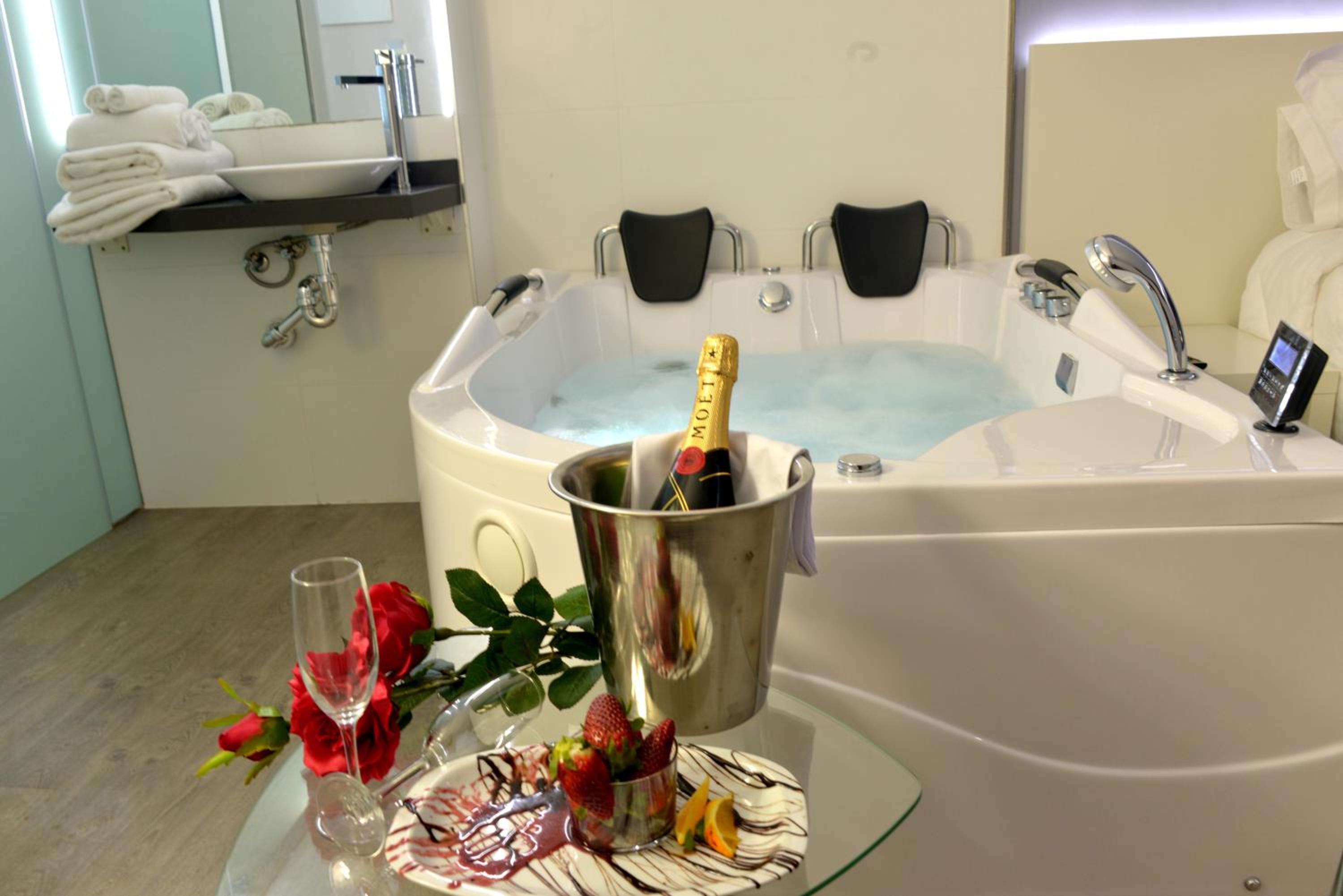 Double Room with a Hot Tub  with New Year's Package photo 3