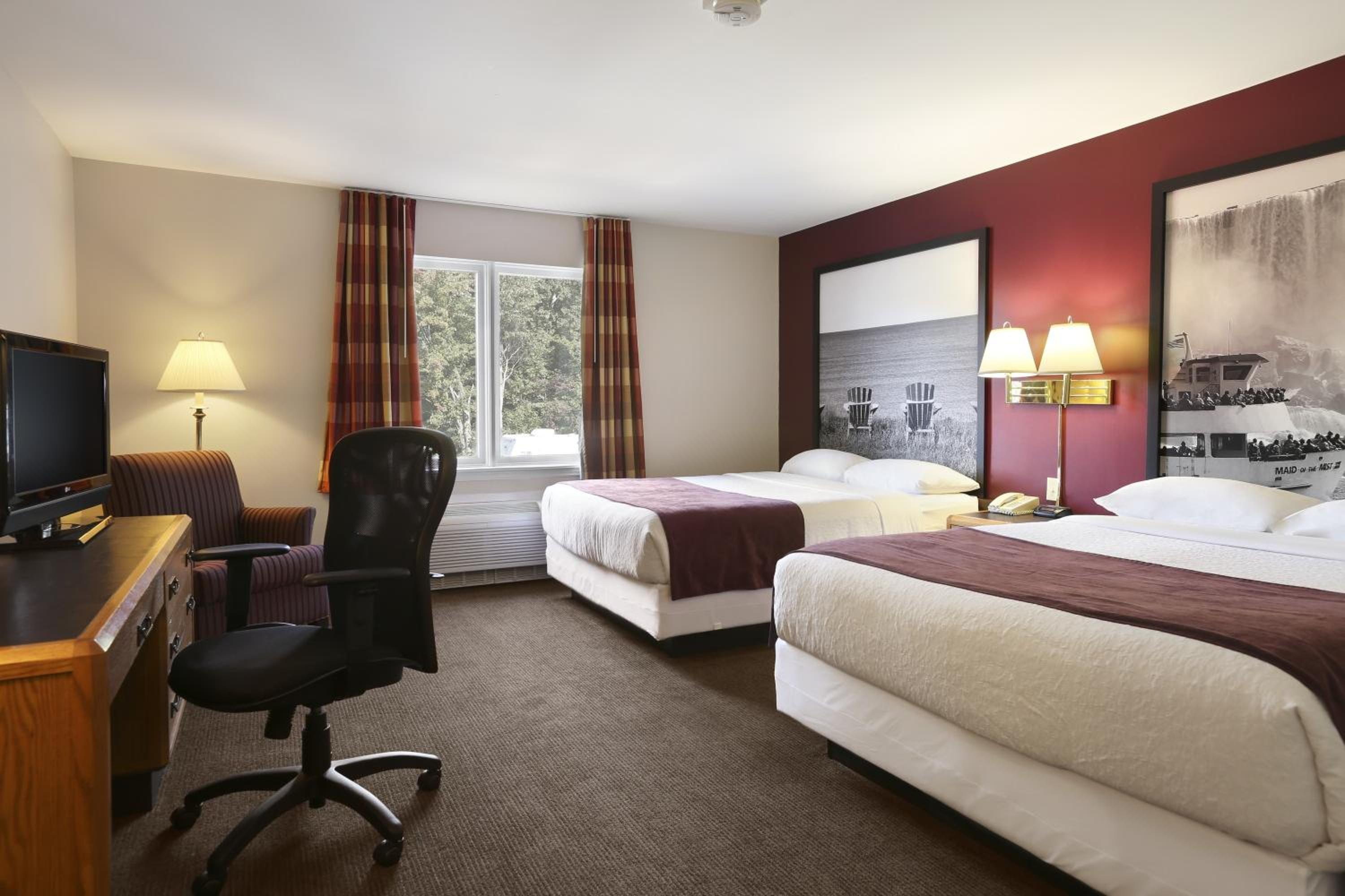 Deluxe Studio Suite with Two Queen Beds - Non-Smoking - Photo 4
