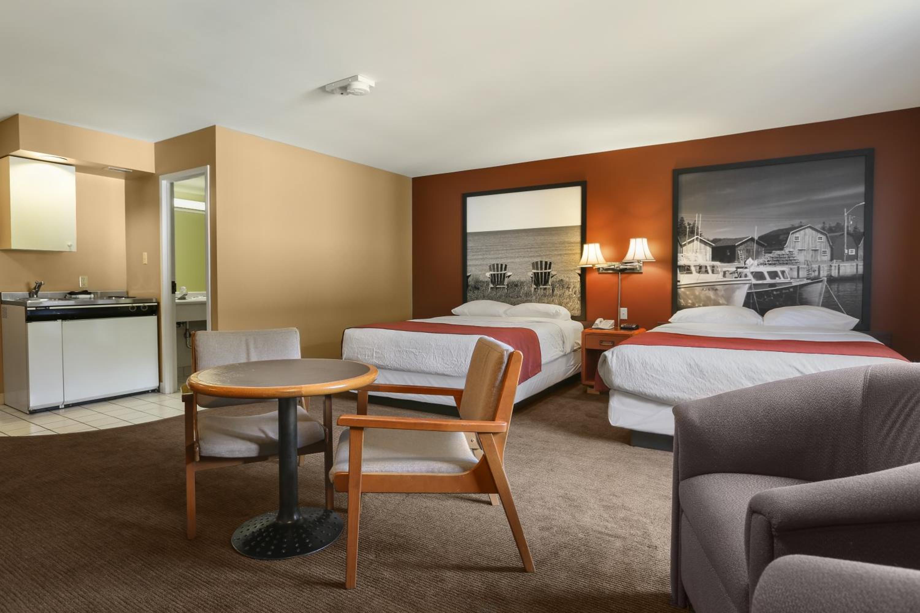 Studio Suite with Two Double Beds - Non-Smoking - Photo 2