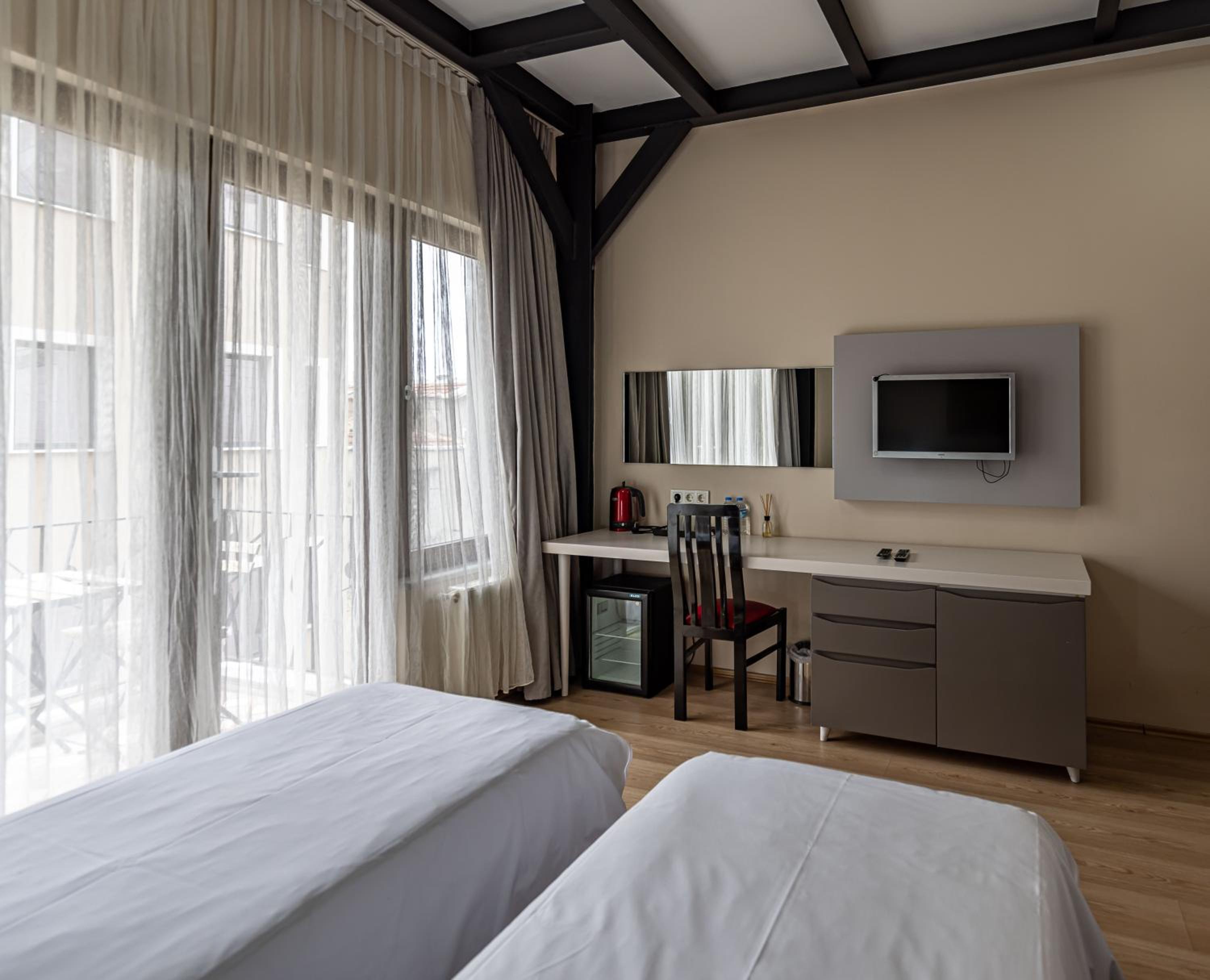 Deluxe Double or Twin Room with Balcony photo 3