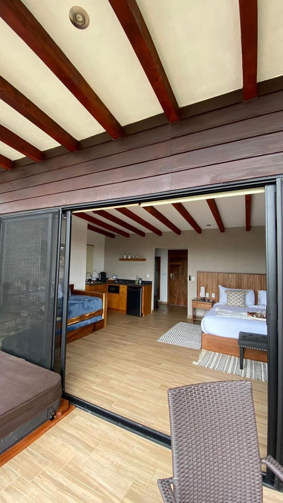 Studio with Spa Bath