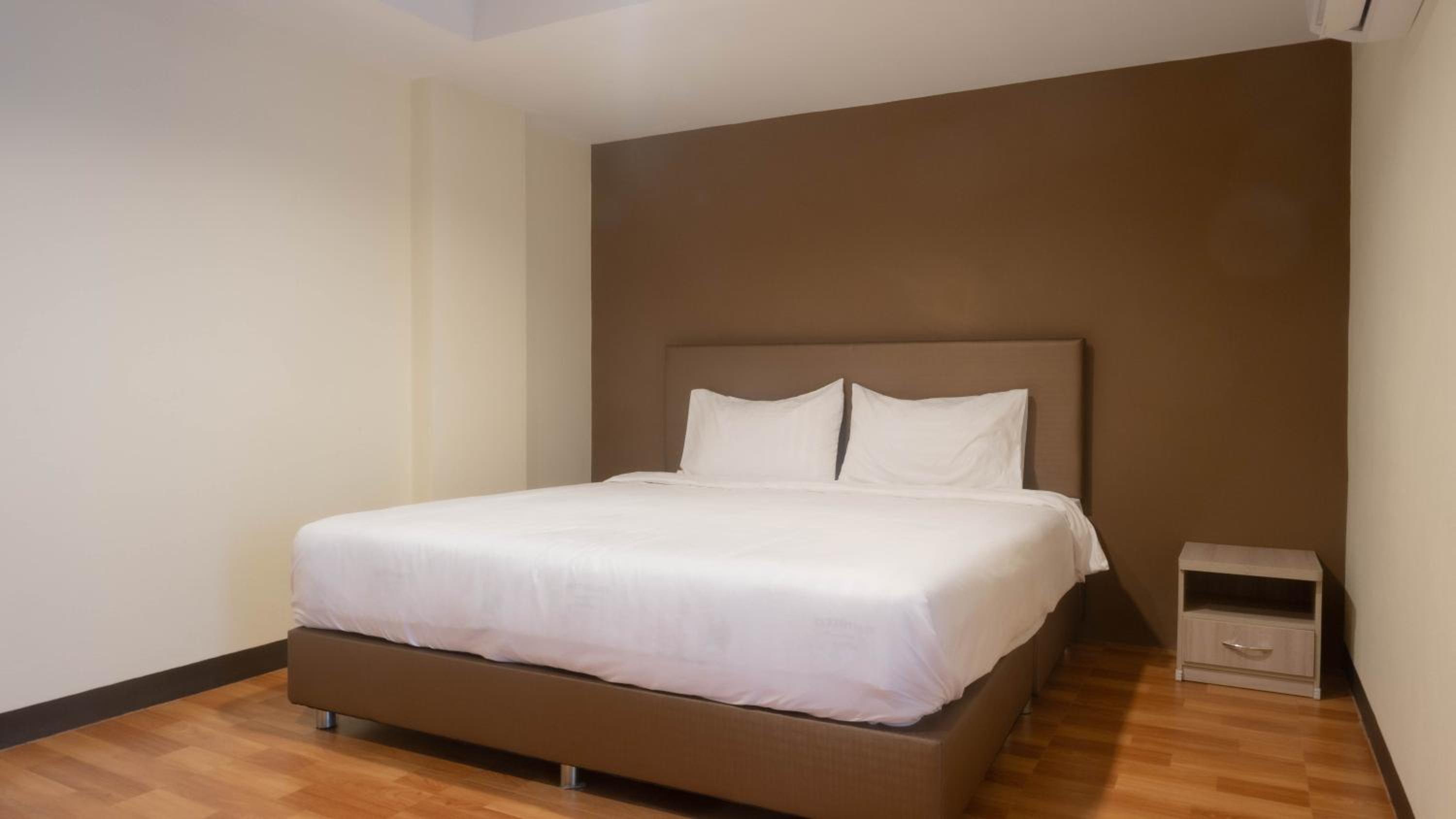 Standard Double Room - Photo 10