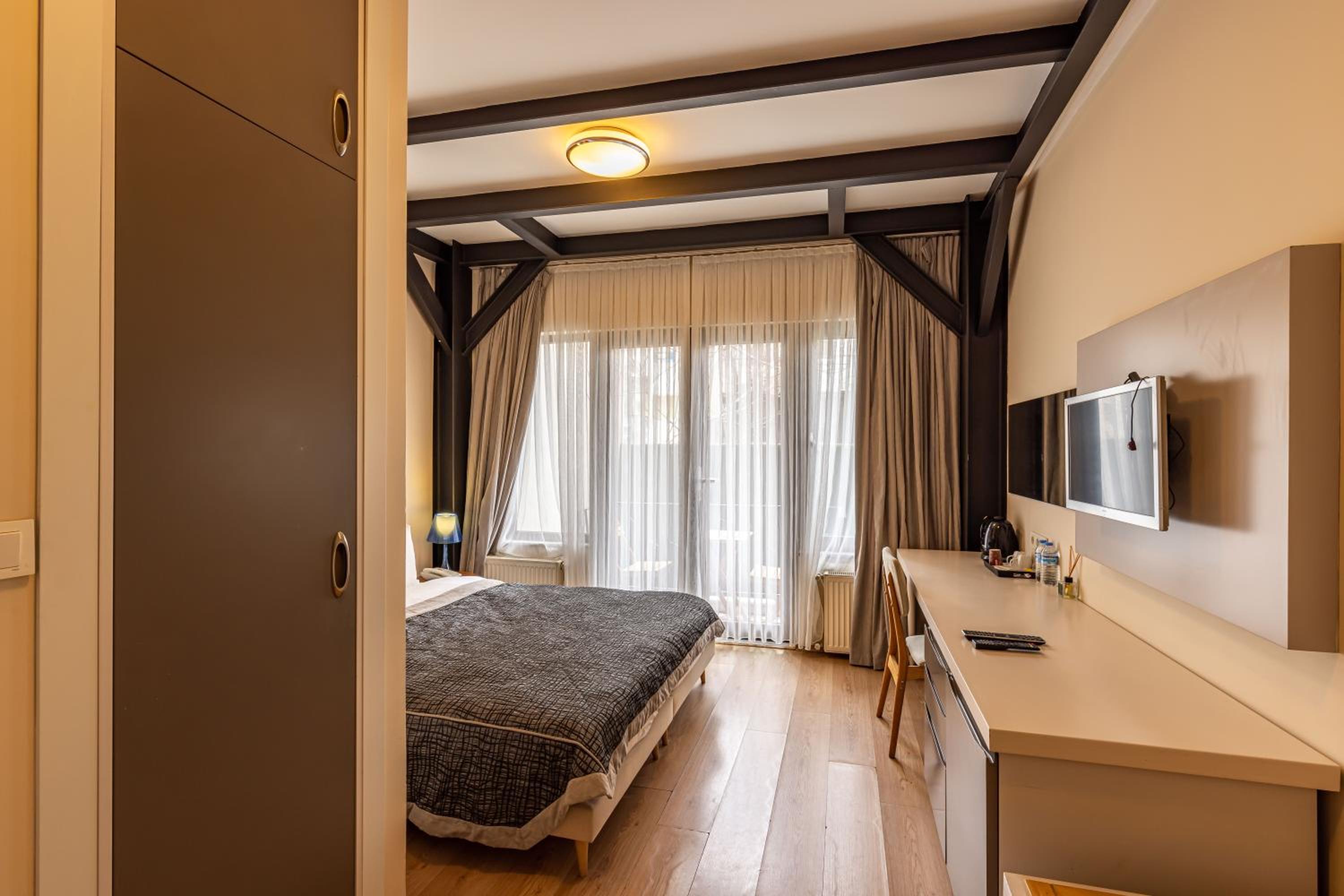 Superior Double or Twin Room with Garden View photo 2