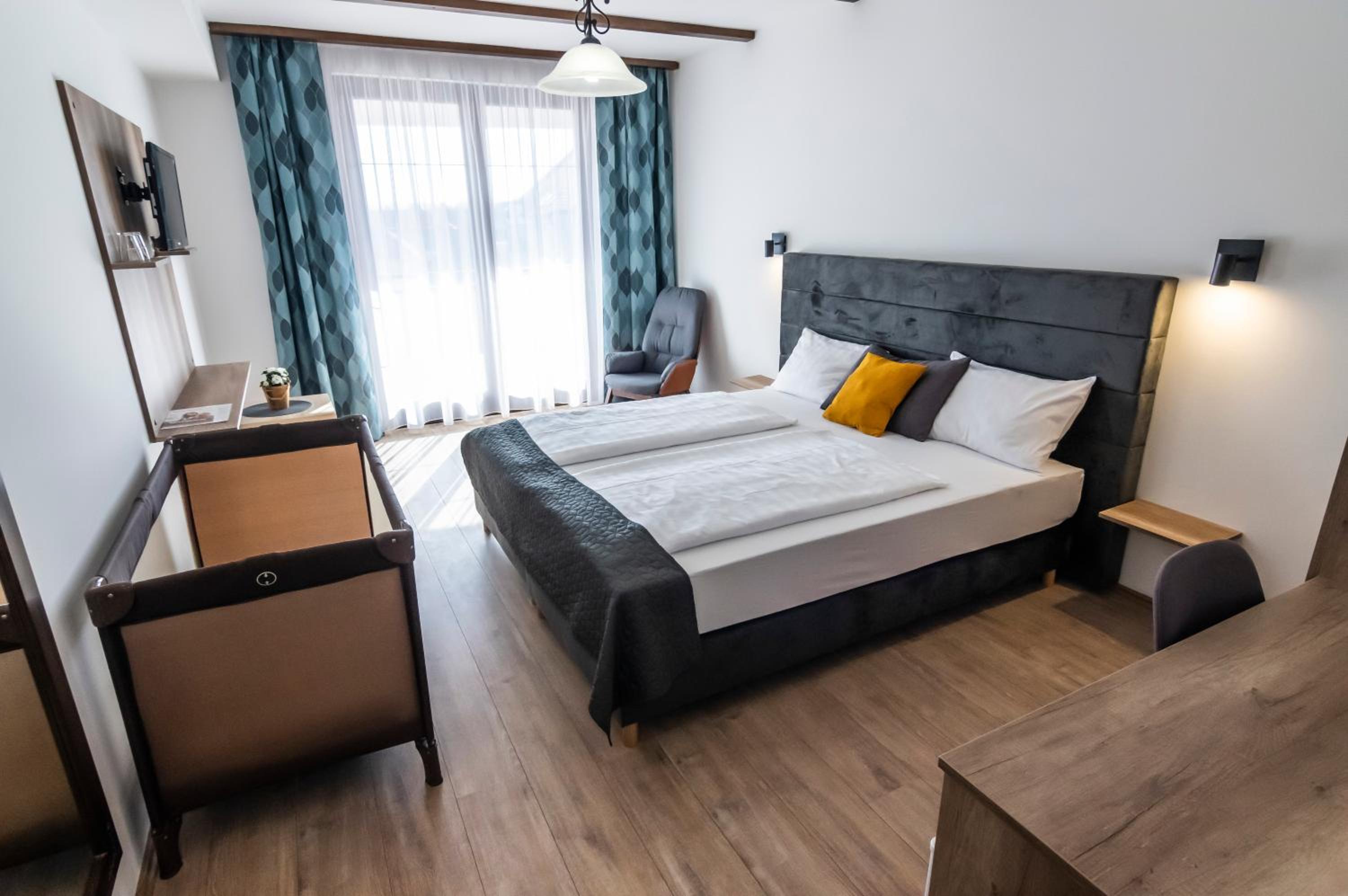 Standard Double or Twin Room photo 3