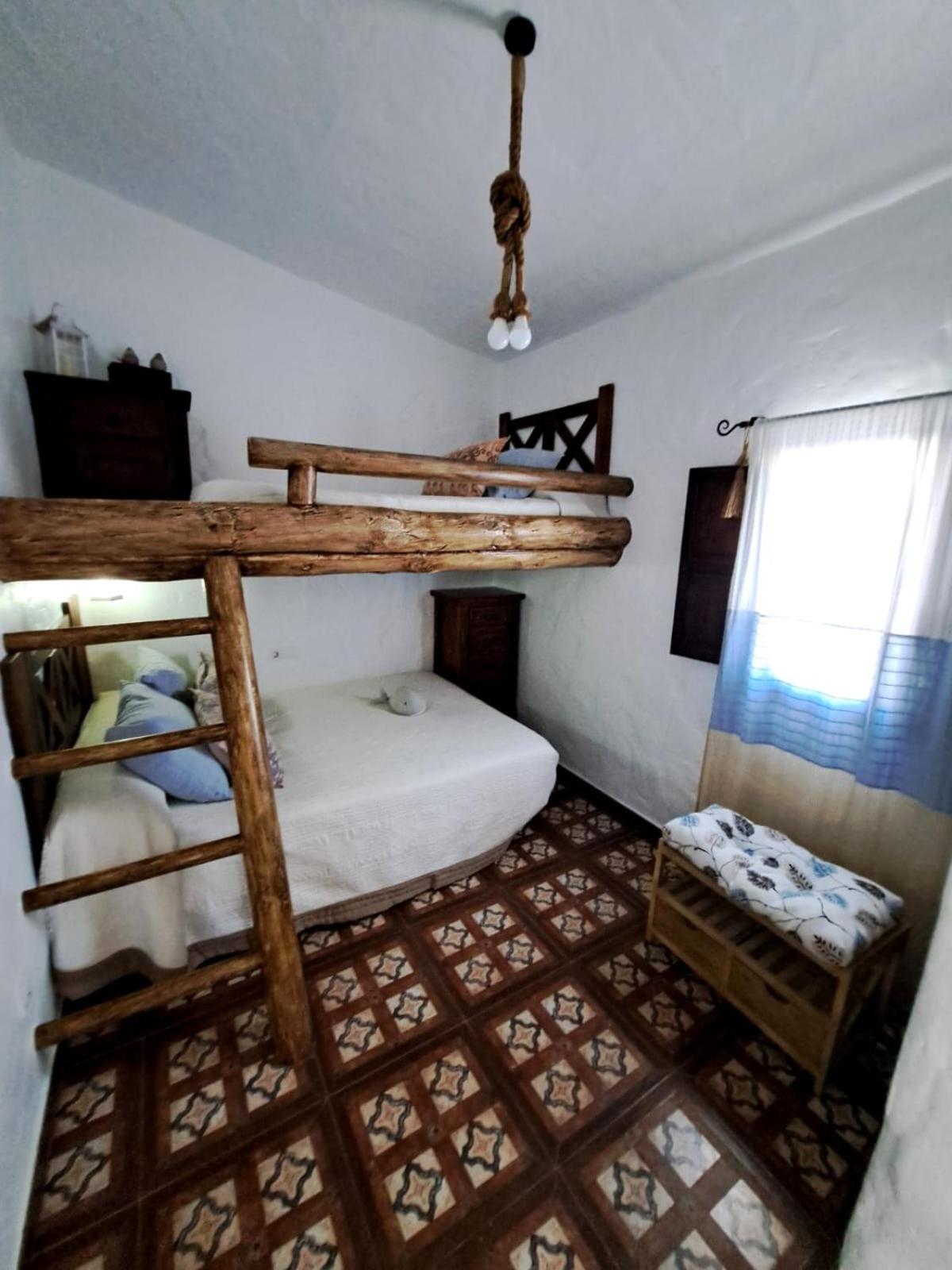 Casa de cuatro habitaciones