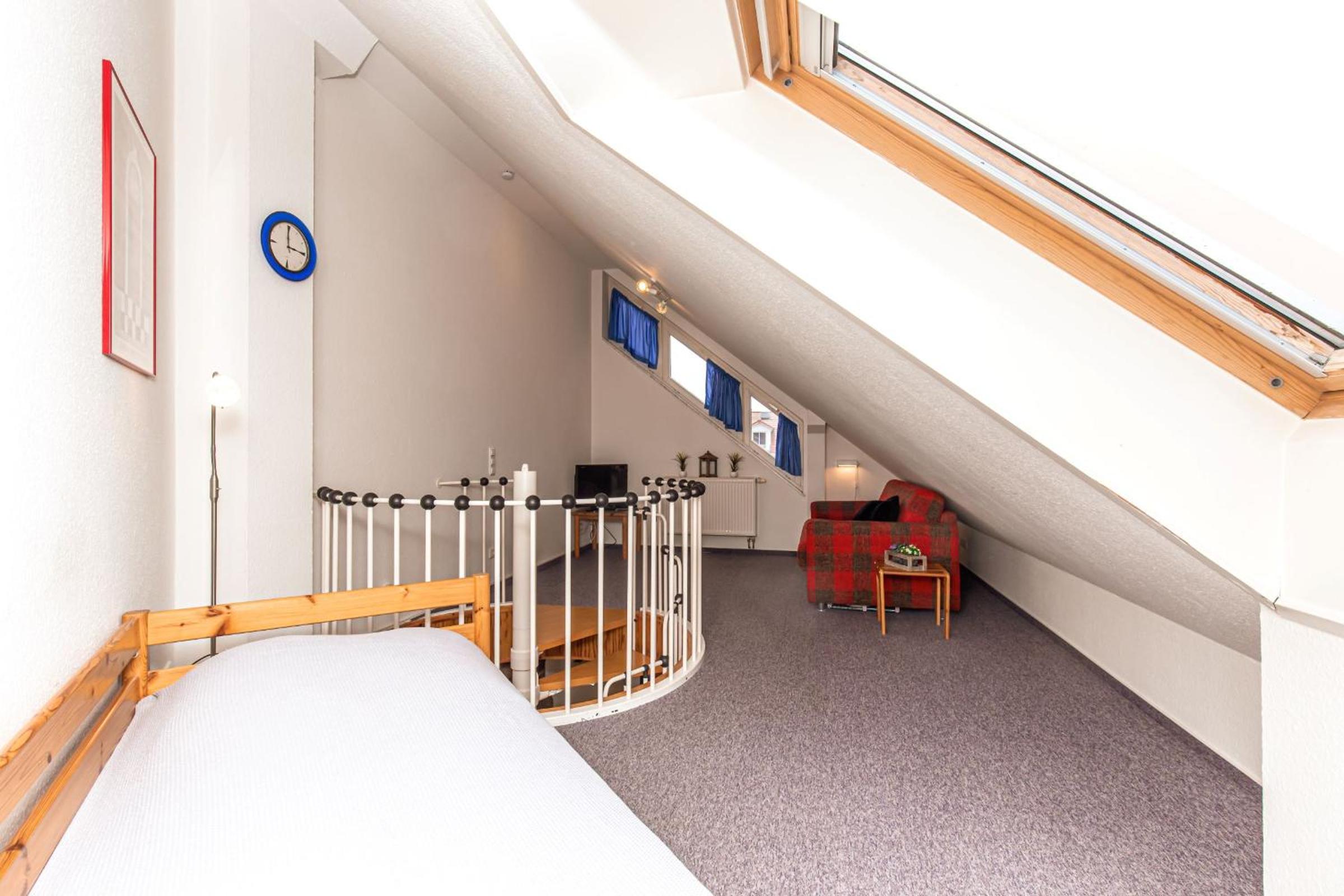 Apartment with Balcony photo 3
