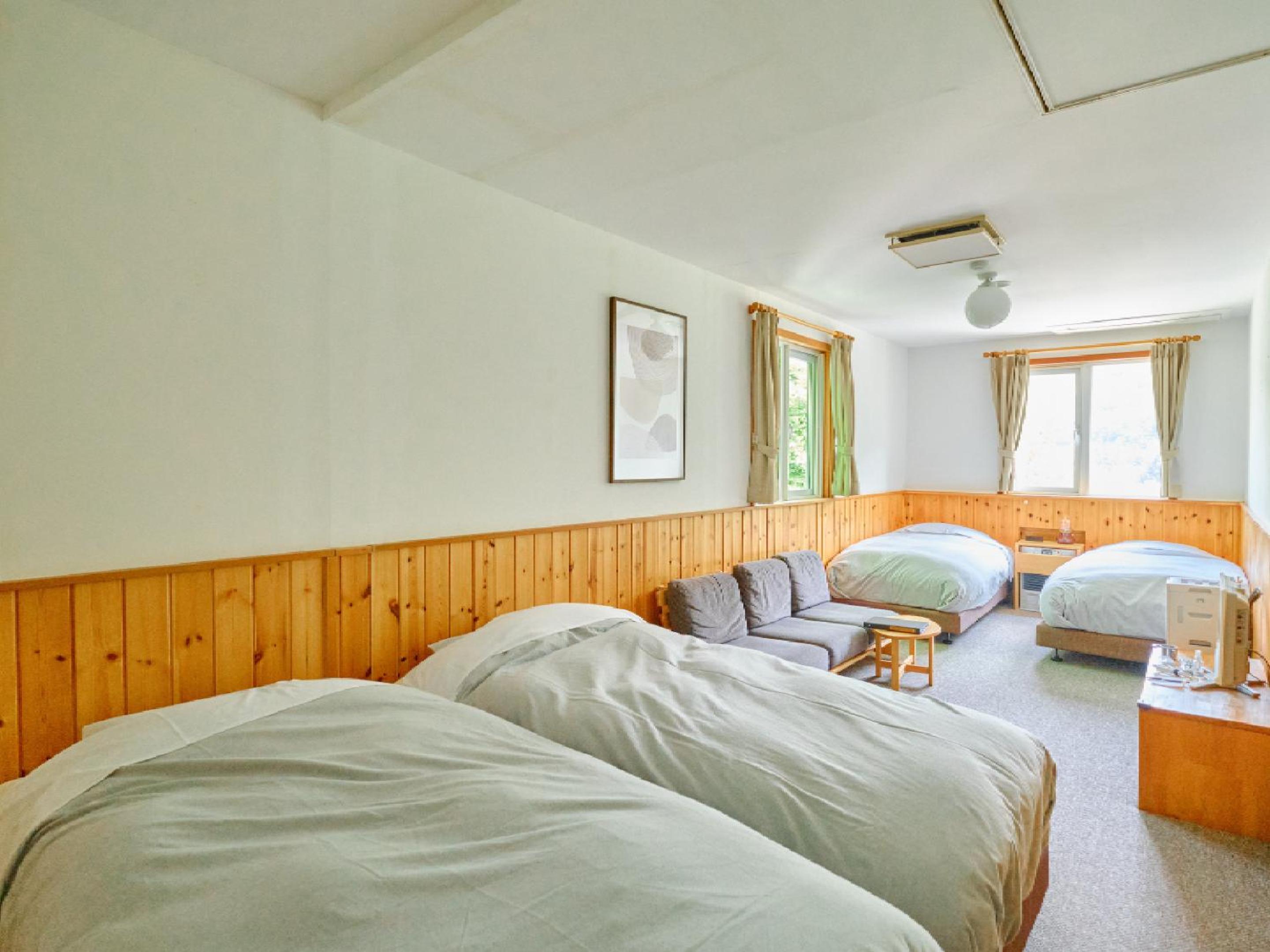 Quadruple Room with Mountain View photo 2