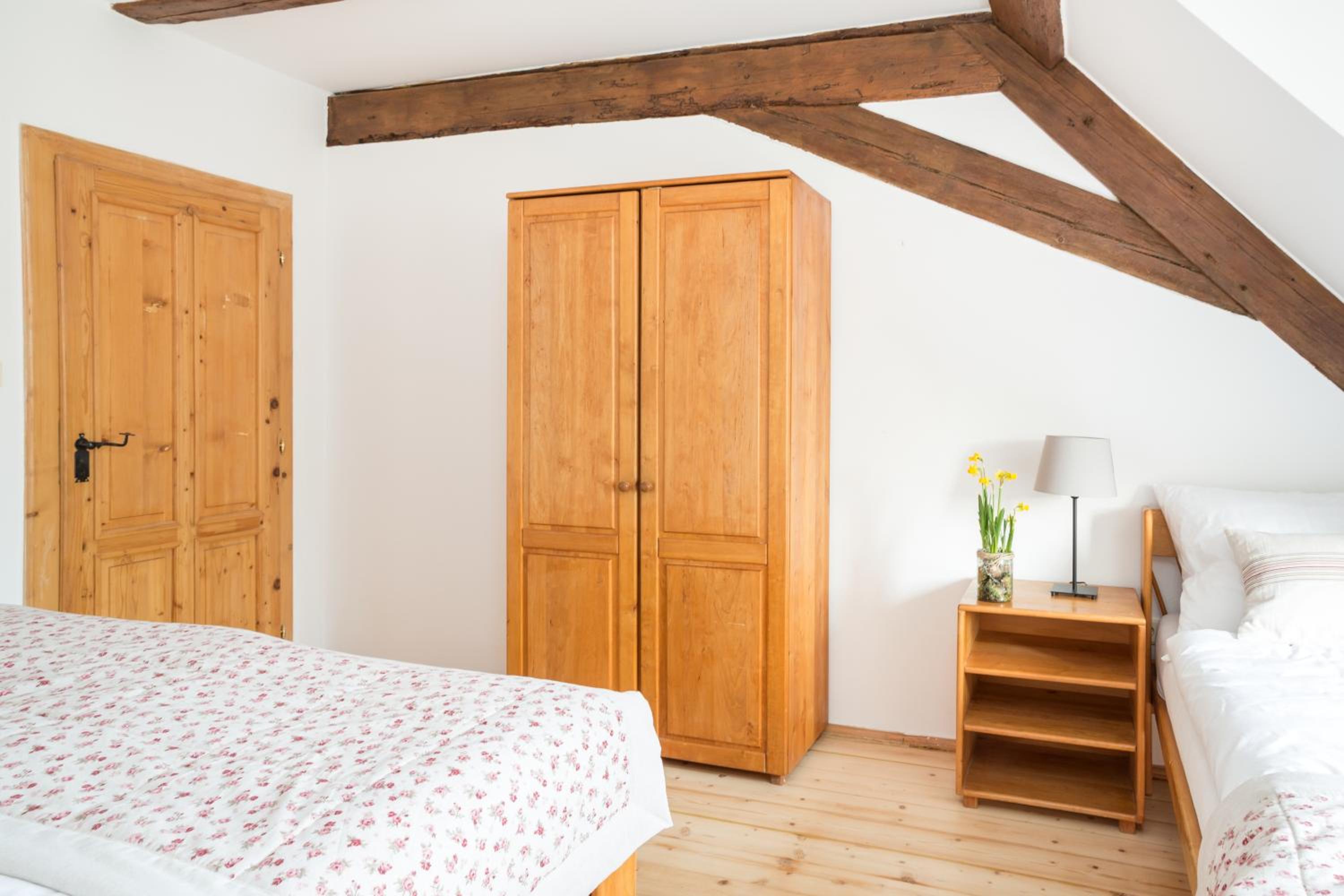 Economy Triple Room photo 2