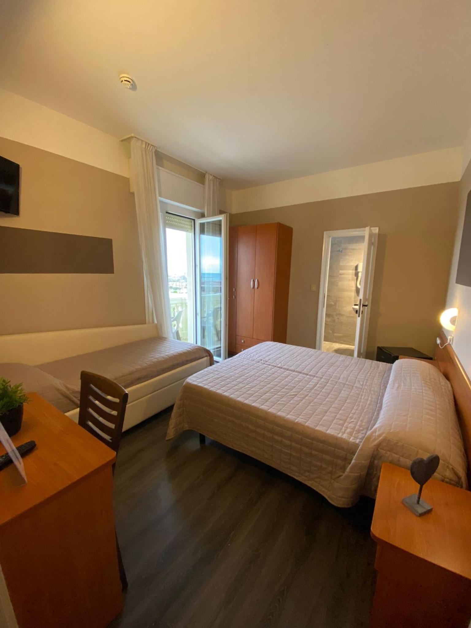Superior Triple Room with Front Sea View photo 1