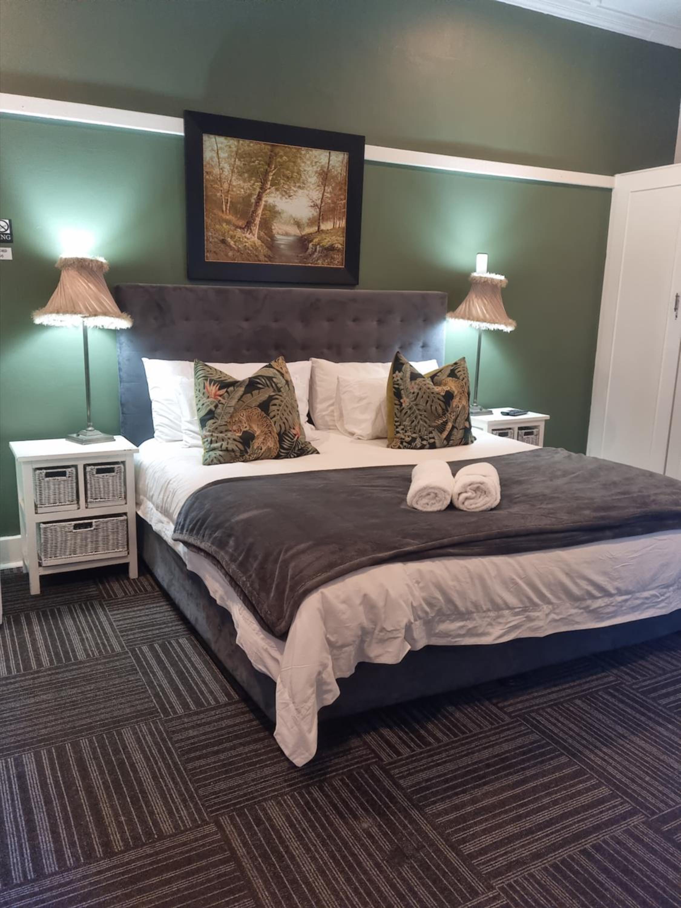 Deluxe King Suite photo 2