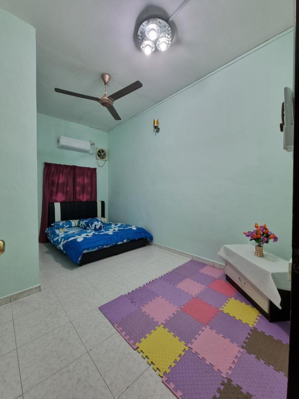 Four-Bedroom House photo 3