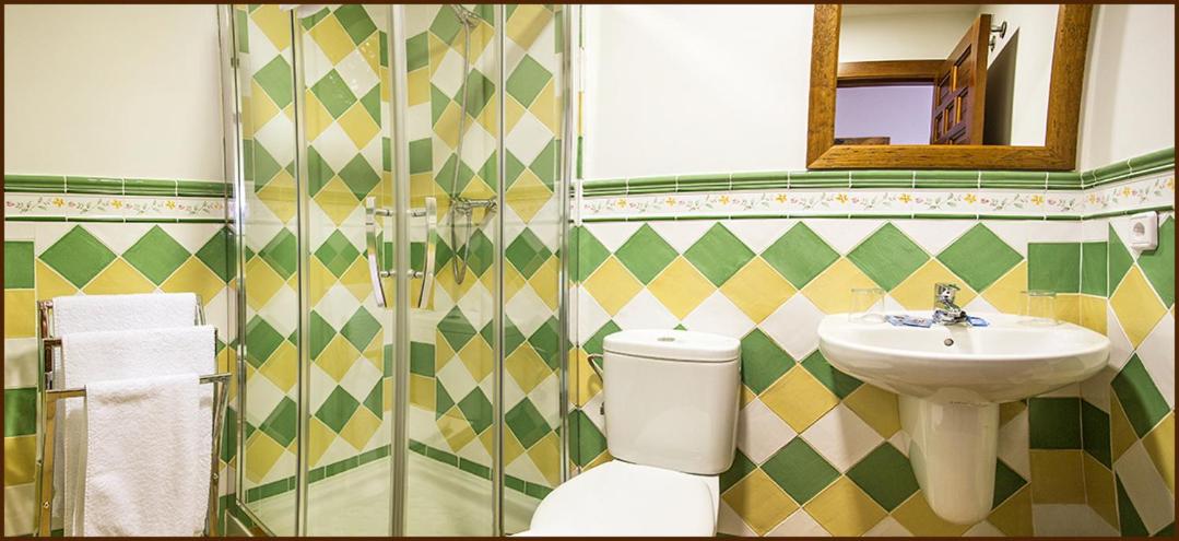 Suite with Balcony - Photo 4