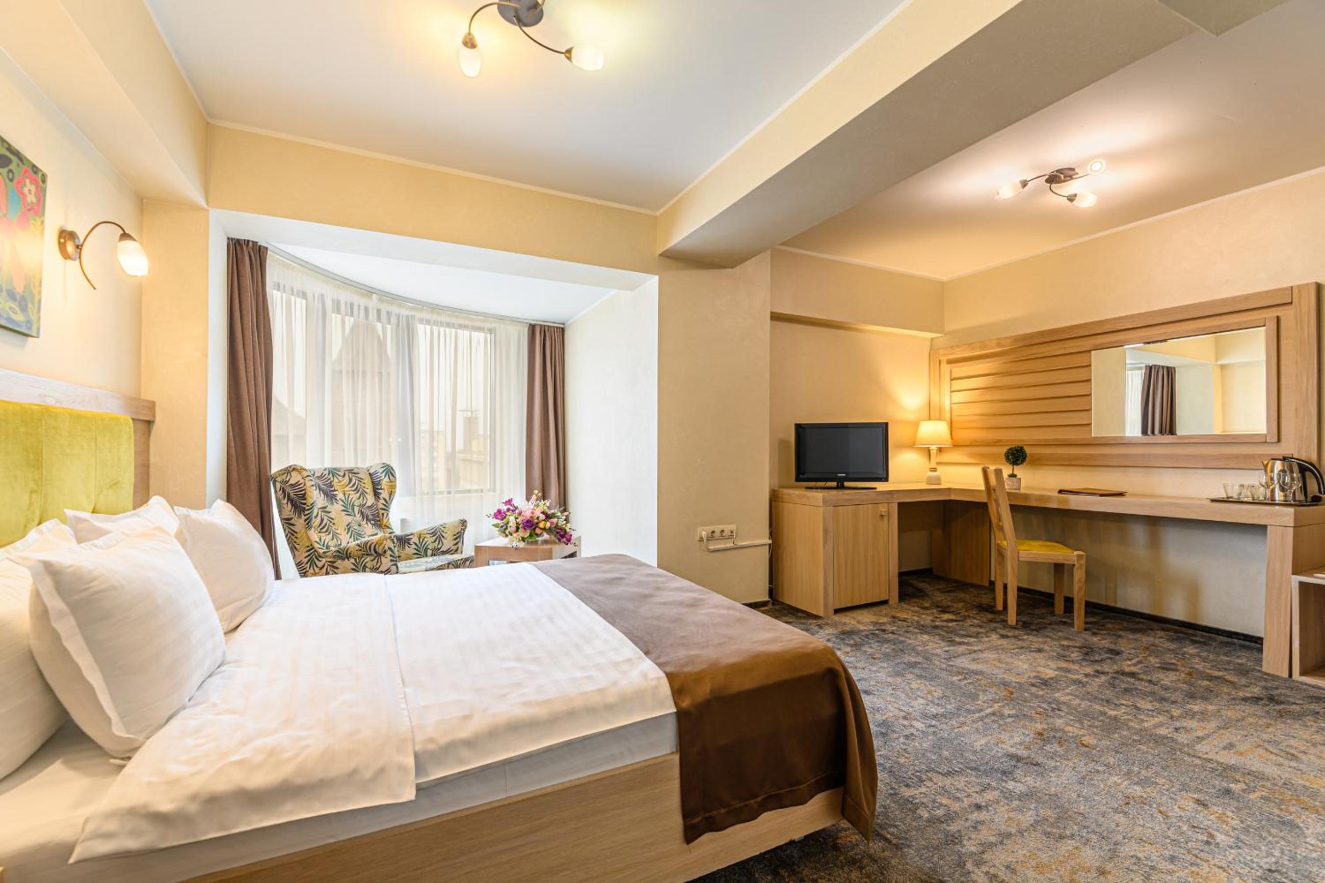 Business Standard Room