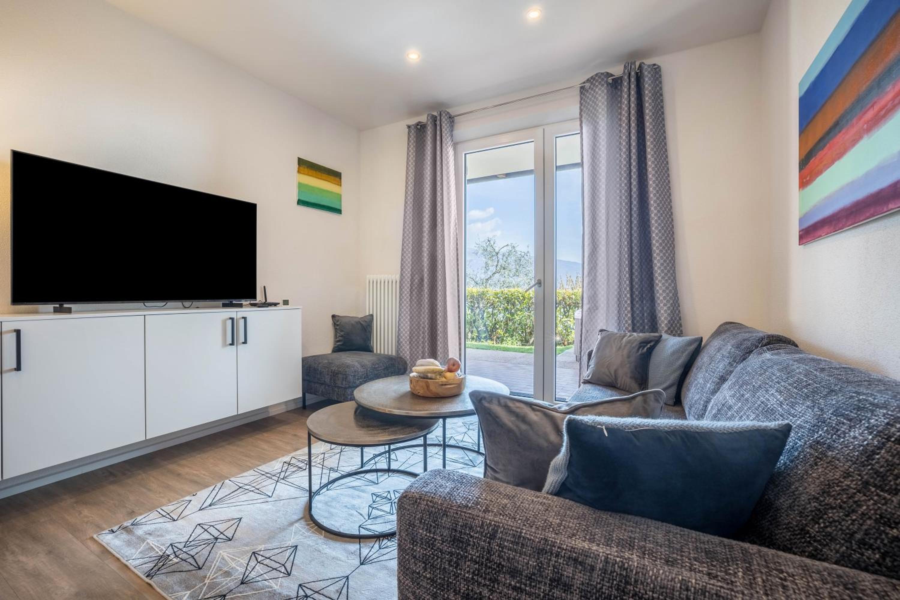 Two-Bedroom Deluxe Apartment with Garden View