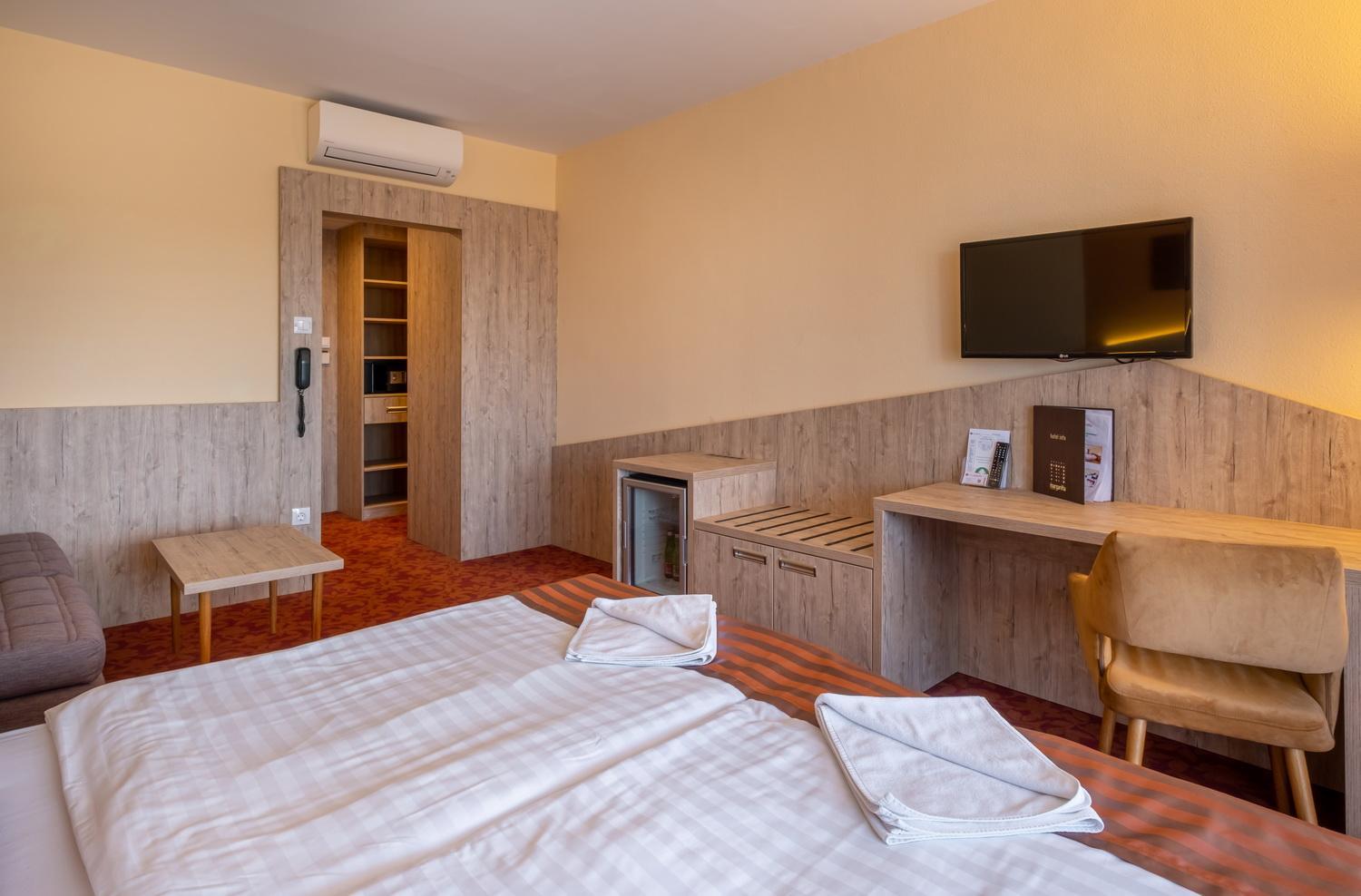 Superior Double Room - Photo 3