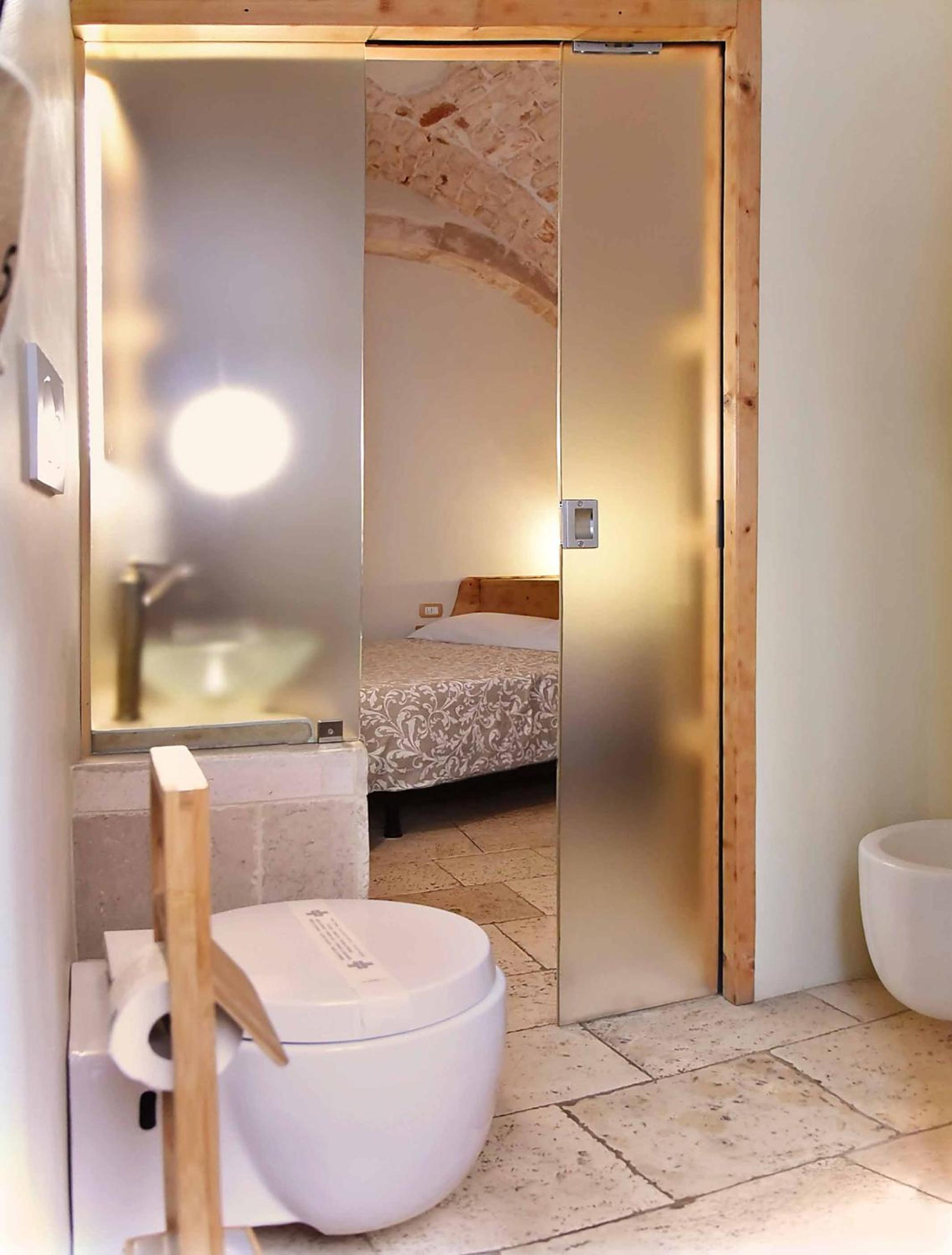 Double Room with Private Bathroom - Photo 19