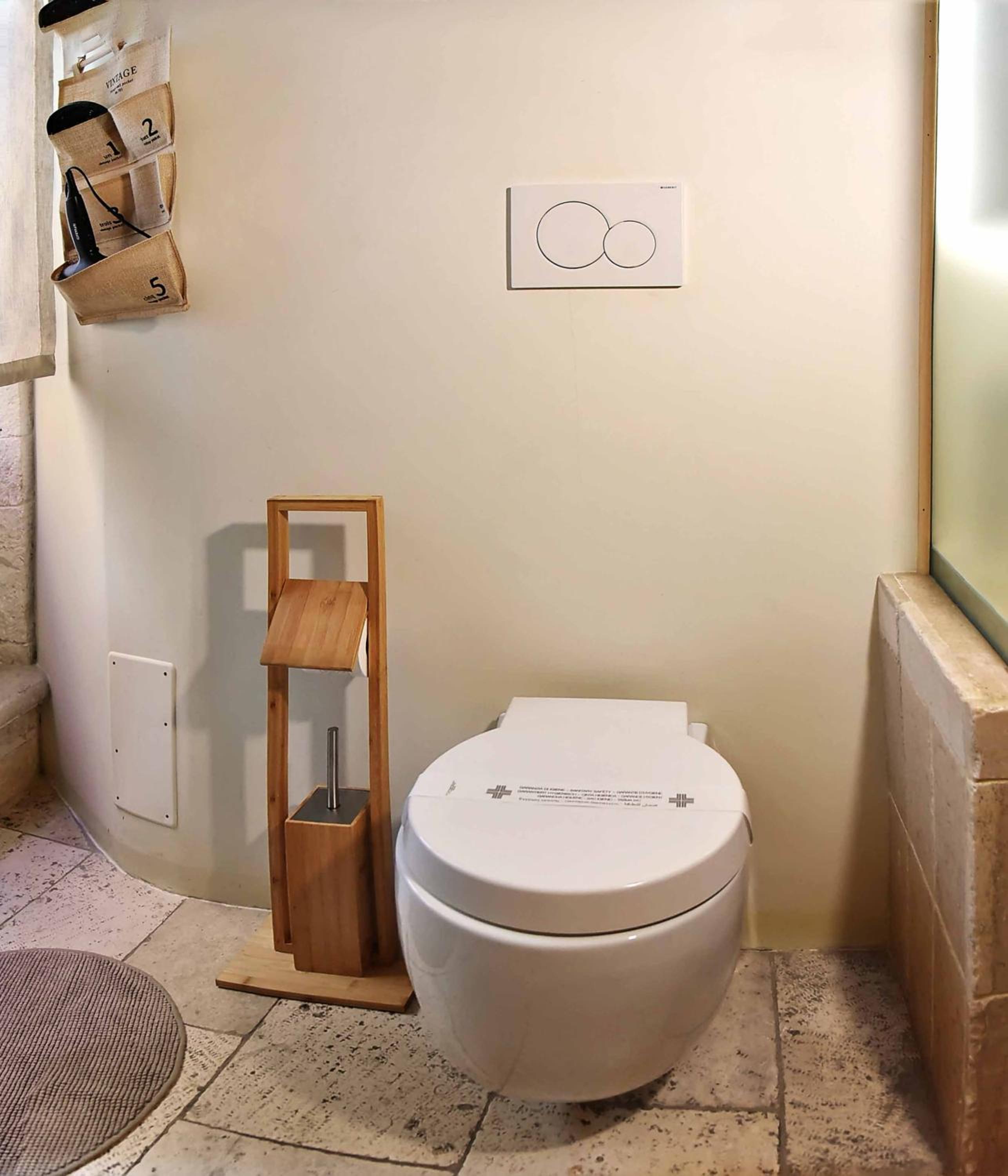 Double Room with Private Bathroom - Photo 8