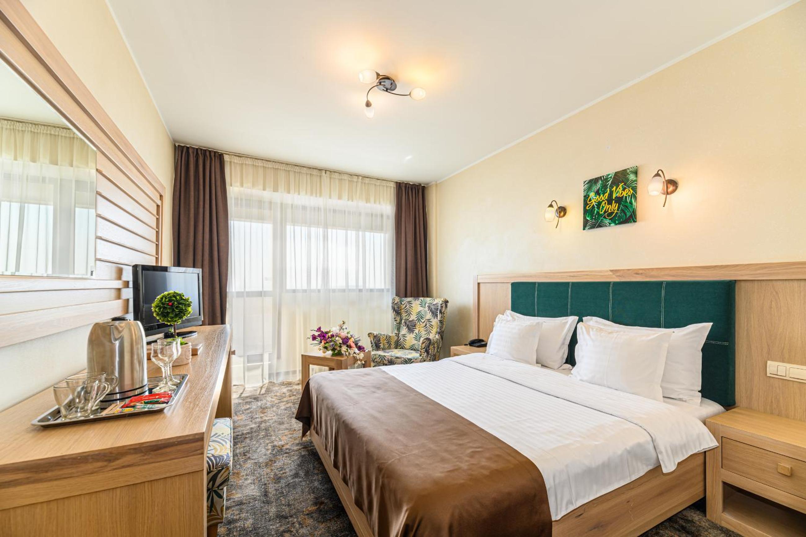 Double Standard Room with Balcony and Danube View