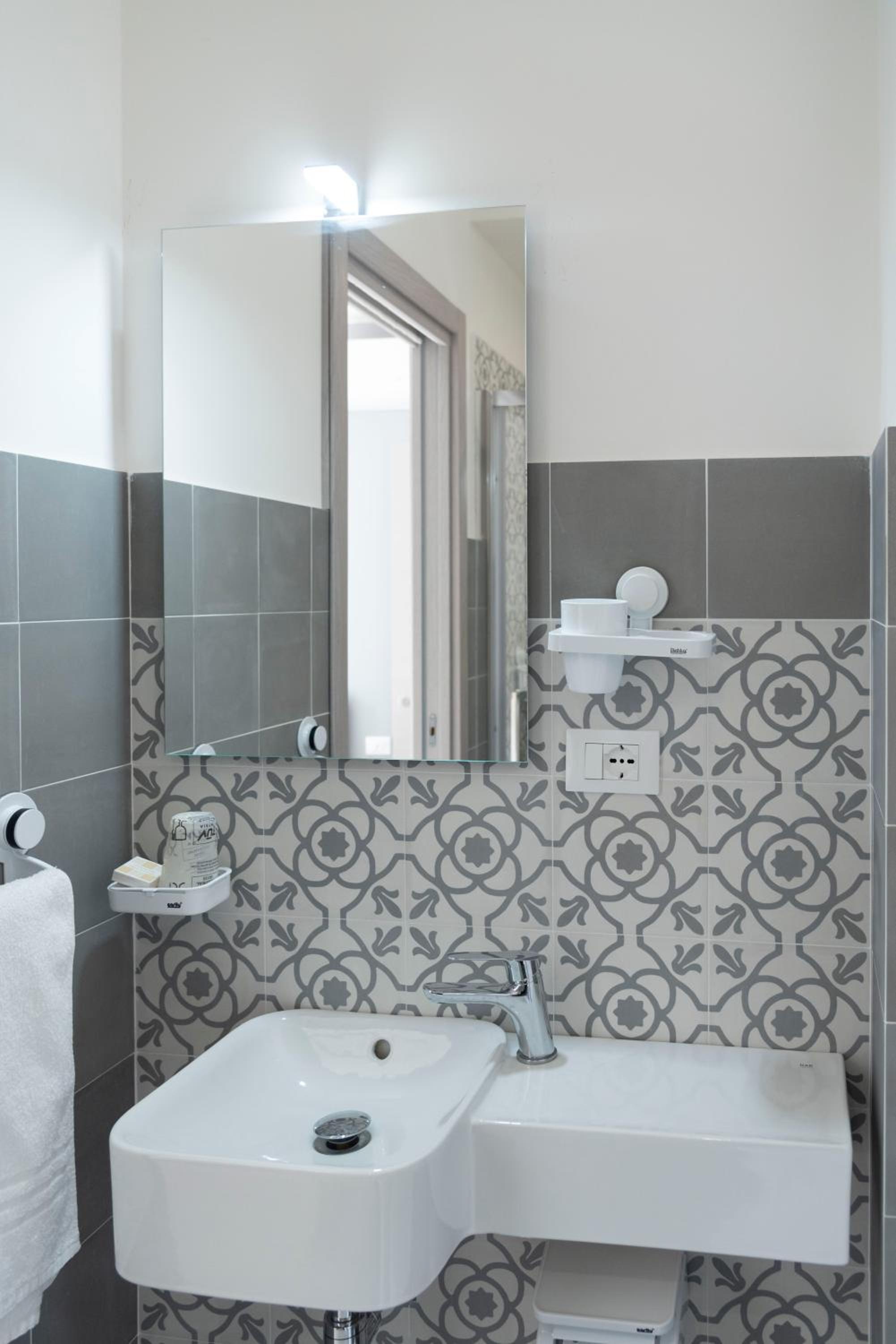 Double Room with Private Bathroom photo 2