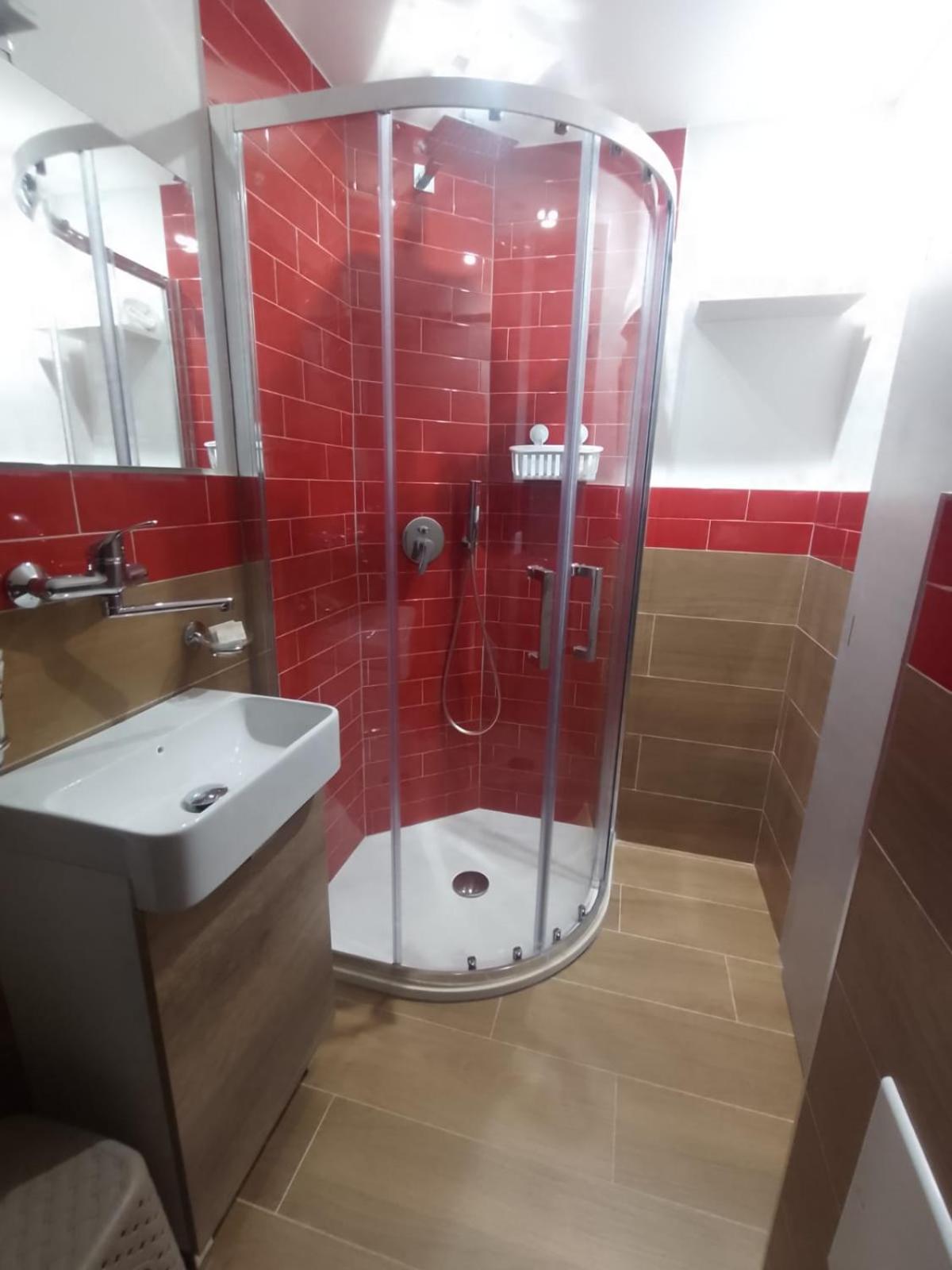 Triple Room with Private Bathroom photo 3