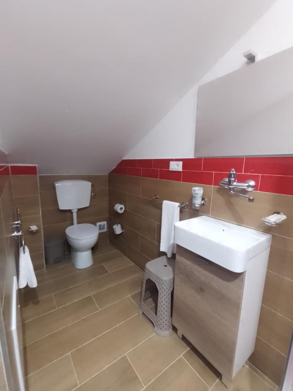Triple Room with Private Bathroom photo 2