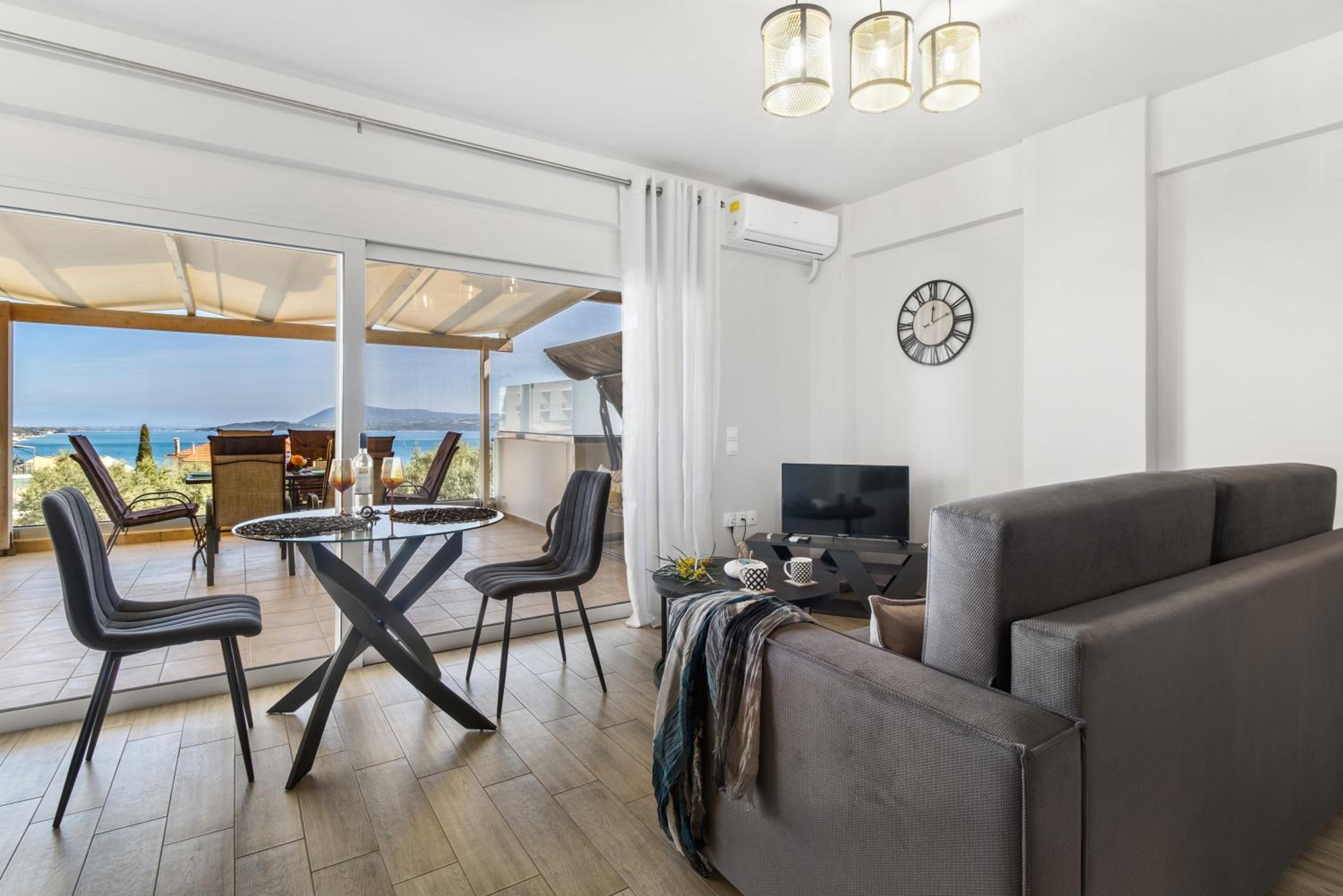 Two-Bedroom Deluxe Apartment with Ocean View