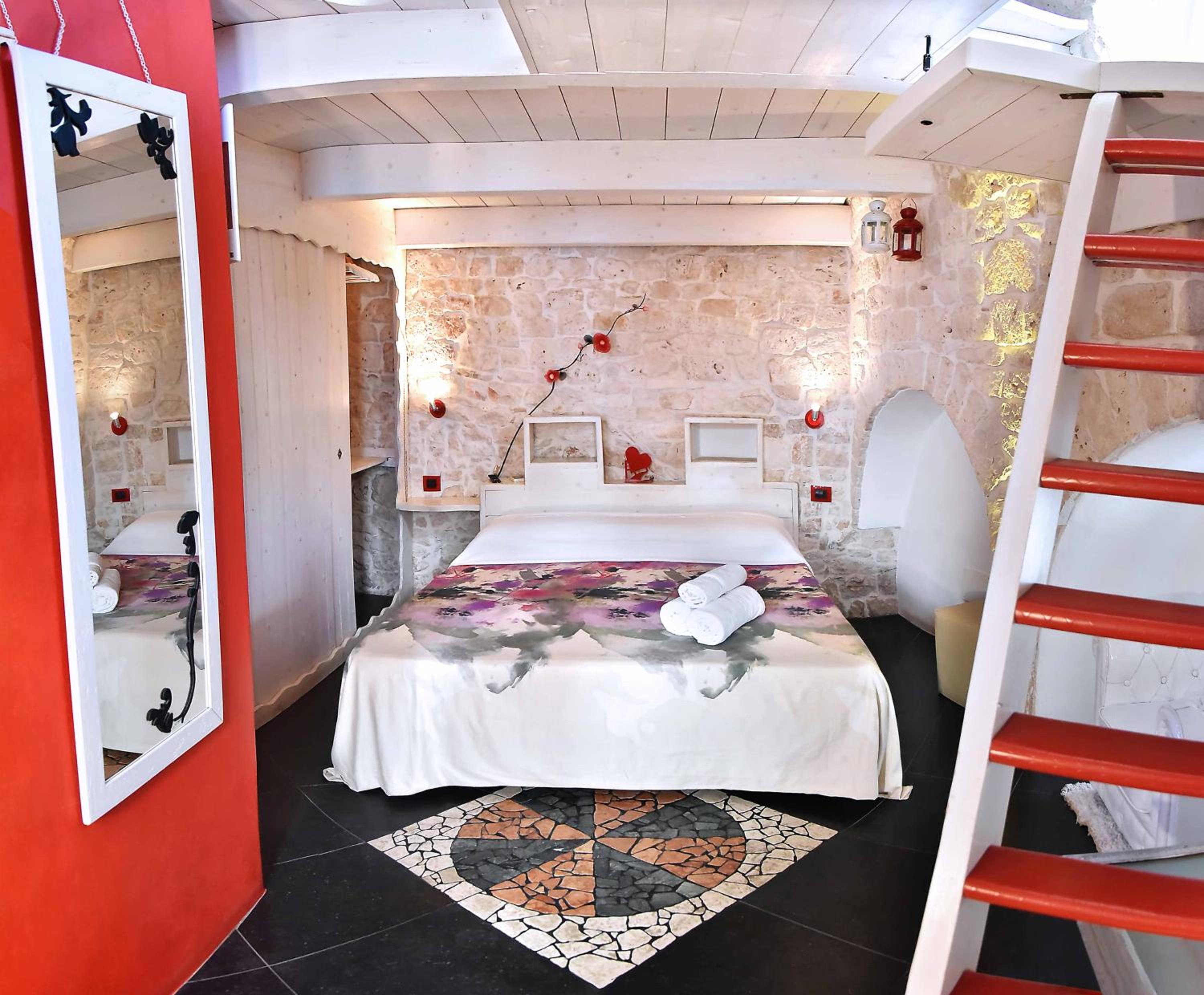 One-Bedroom Apartment - Photo 15