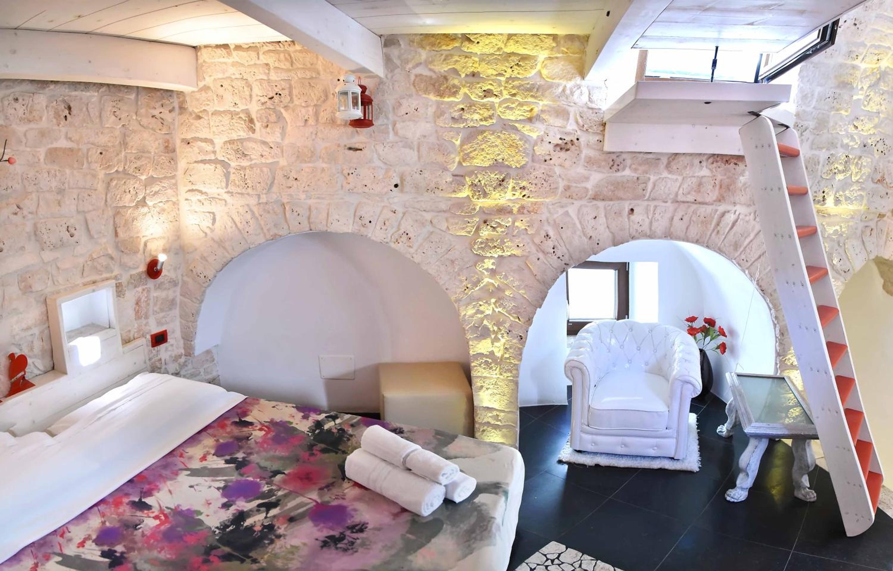 One-Bedroom Apartment - Photo 8