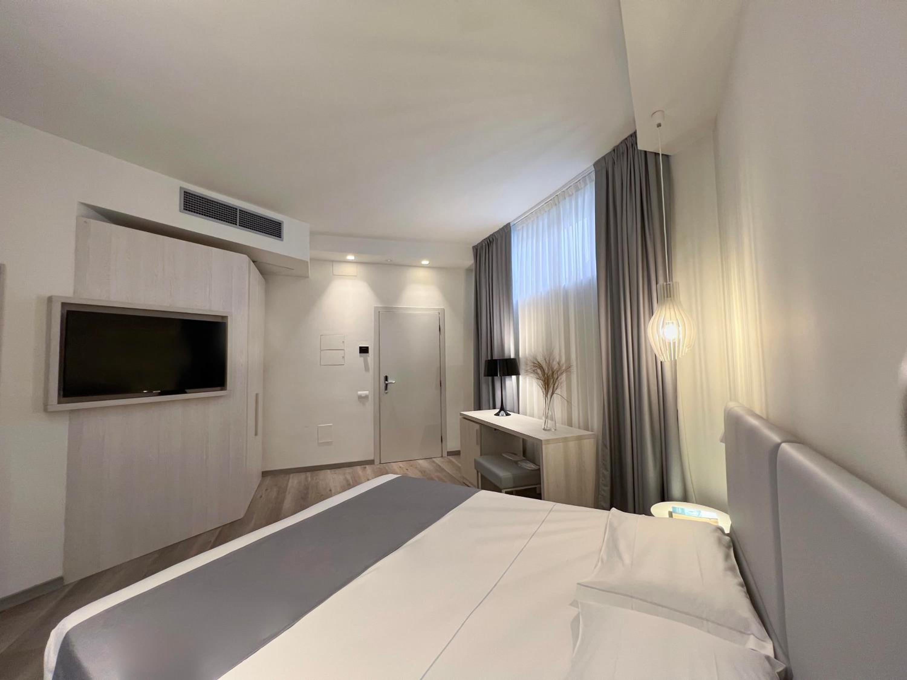 Economy Double or Twin room Beach Package - Photo 4
