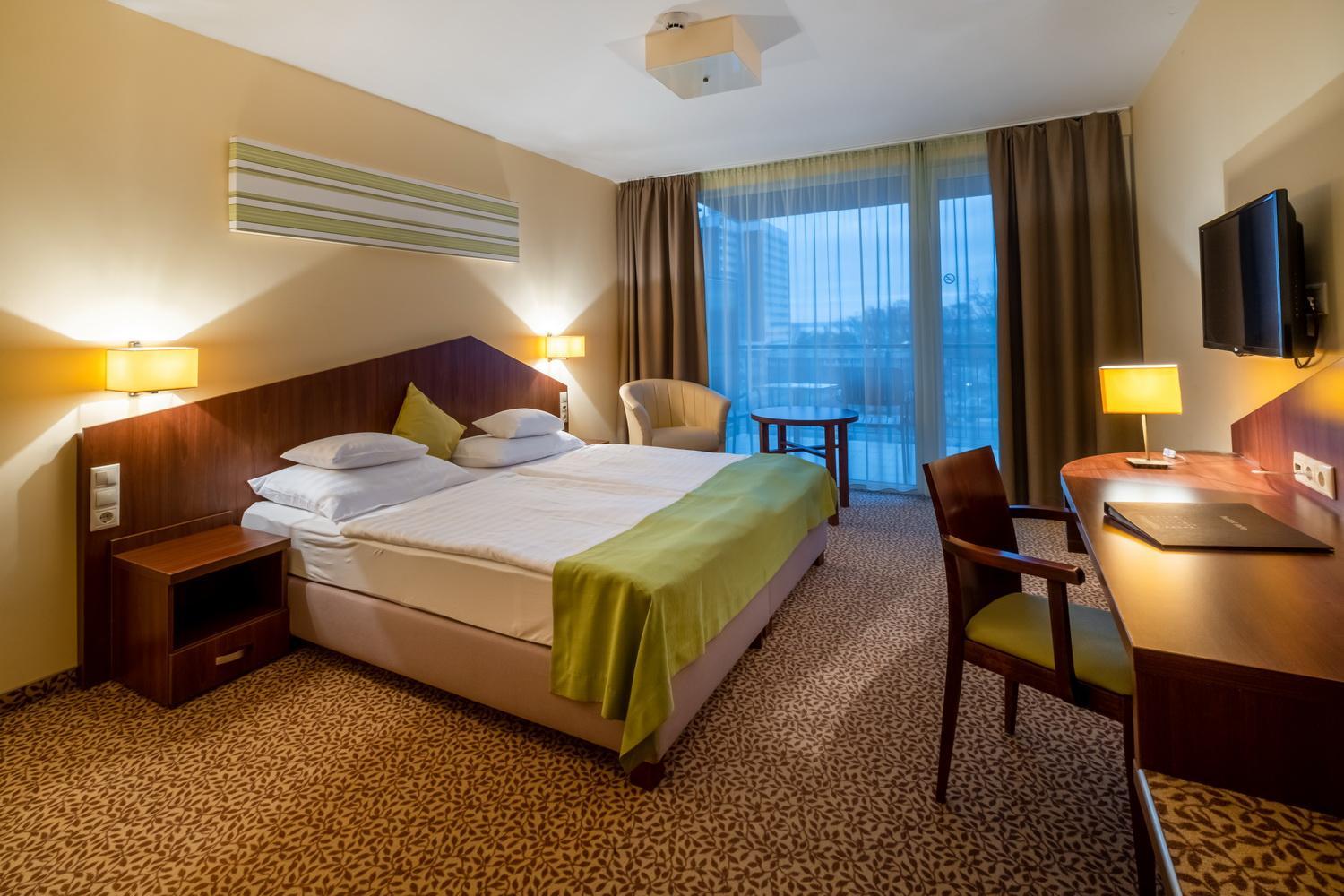 Deluxe Double Room with Balcony - Photo 1