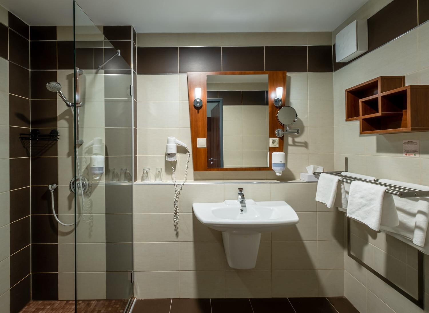 Deluxe Double Room with Balcony - Photo 5